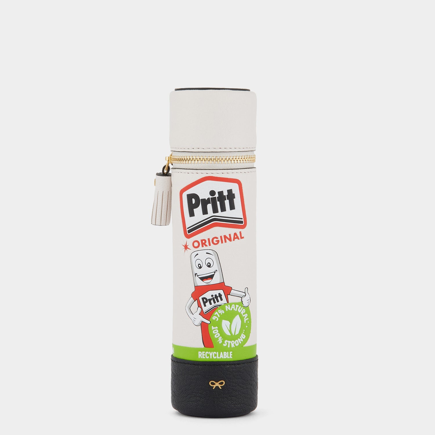 「Pritt Stick」ペンケース -

                  
                    Capra in Optic White -
                  

                  Anya Hindmarch JP
