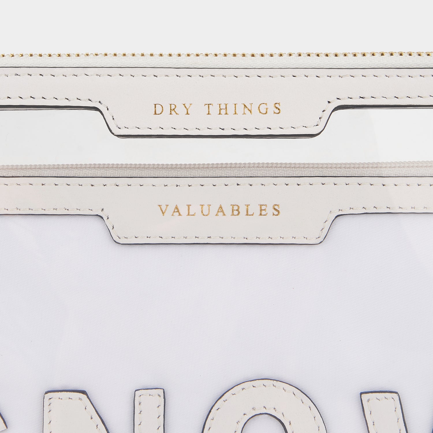 スノー ドライ シングズ ポーチ -

          
            Capra in White -
          

          Anya Hindmarch JP

