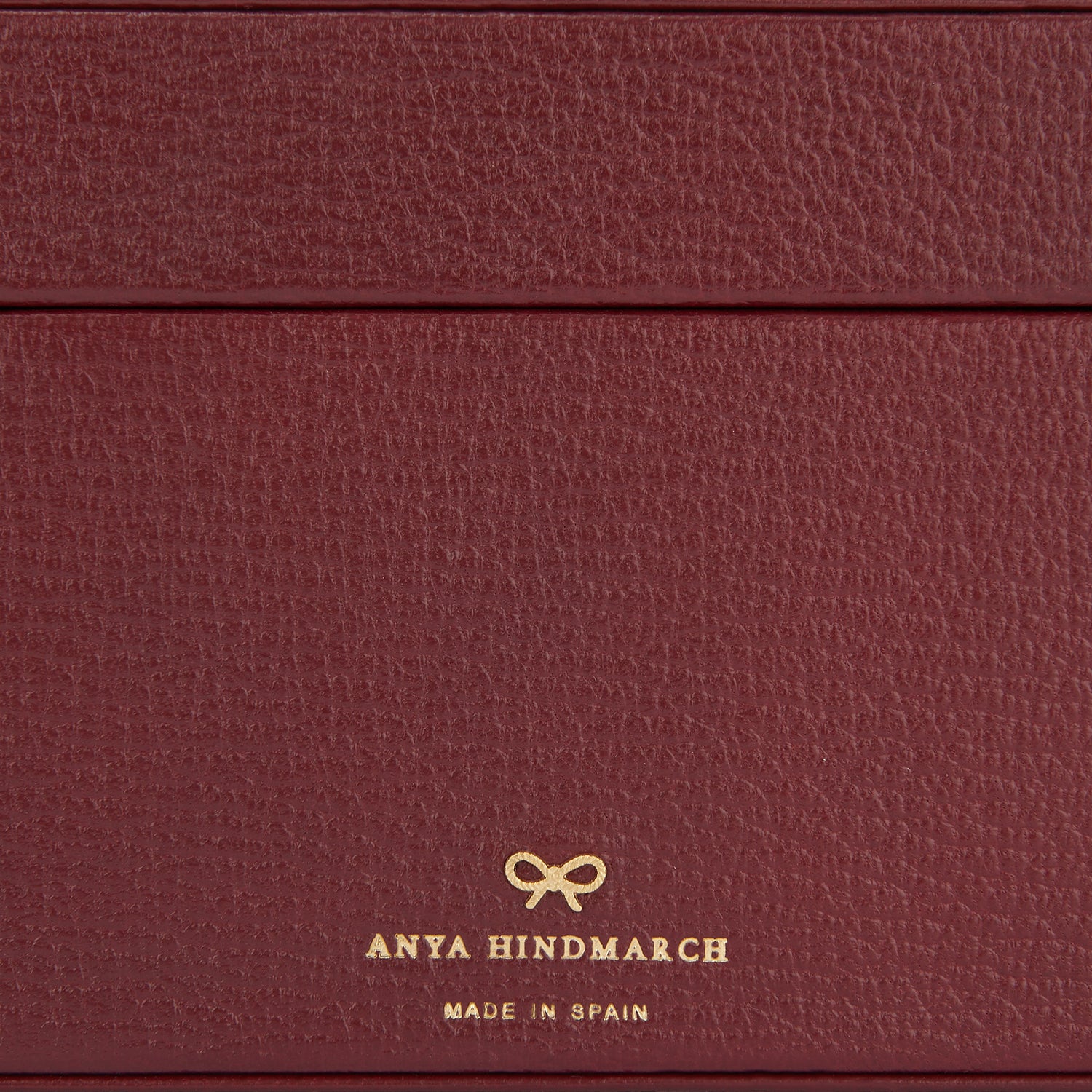 アイズ ボックス スモール -

                  
                    Capra in Medium Red -
                  

                  Anya Hindmarch JP
