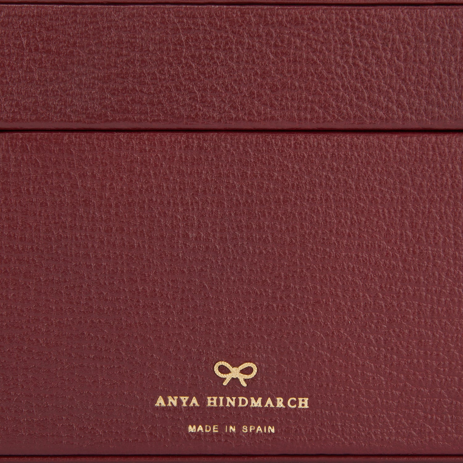 アイズ ボックス スモール -

                  
                    Capra in Medium Red -
                  

                  Anya Hindmarch JP
