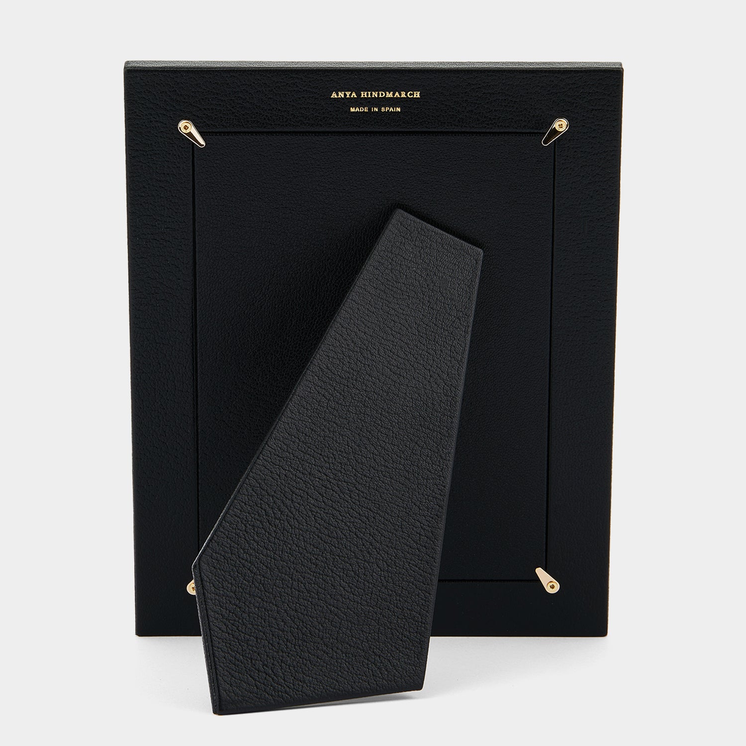 5x7 アイズ ポートレート フレーム -

                  
                    Capra in Black -
                  

                  Anya Hindmarch JP
