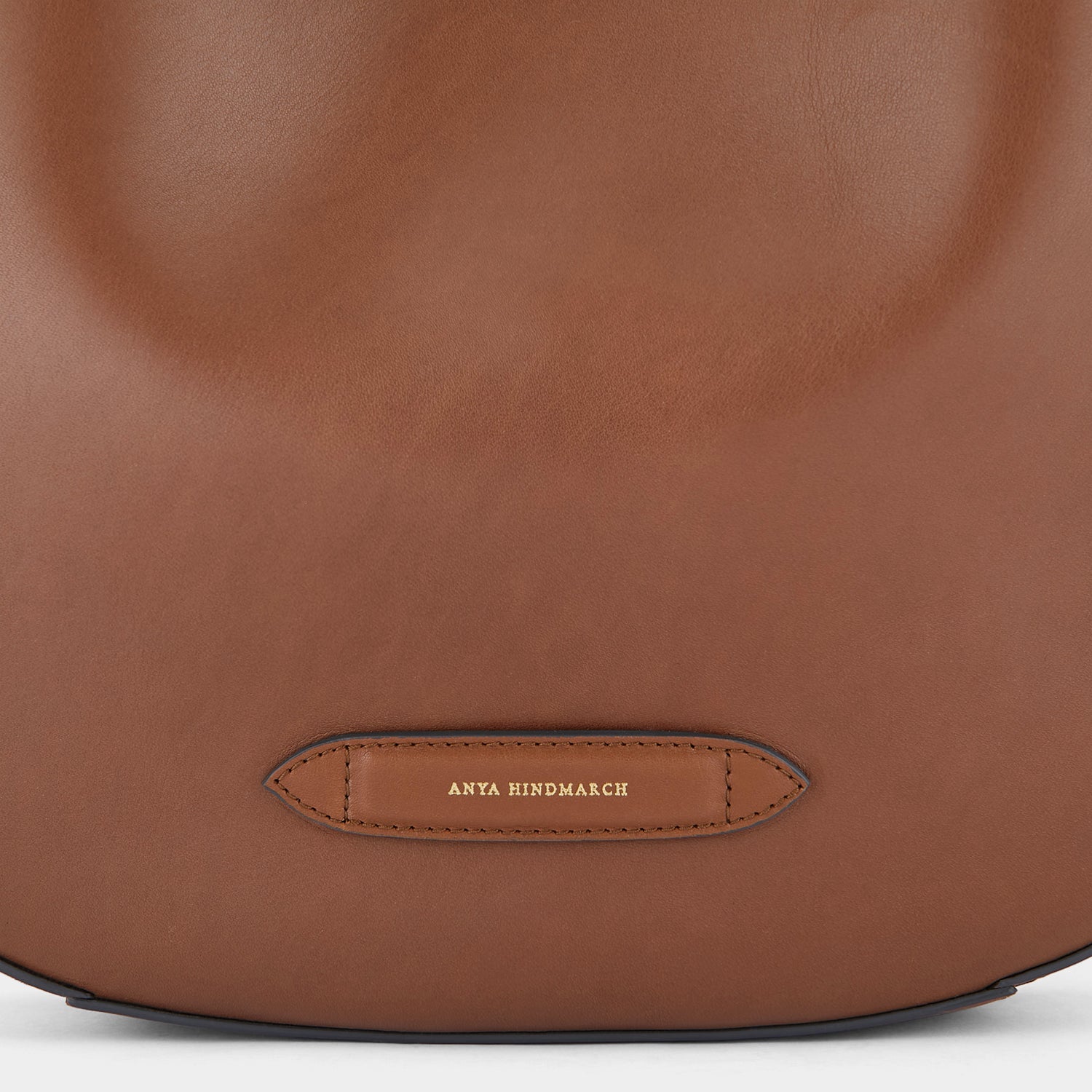 ナストロ ホーボー -

                  
                    Flat Leather in Cedar -
                  

                  Anya Hindmarch JP
