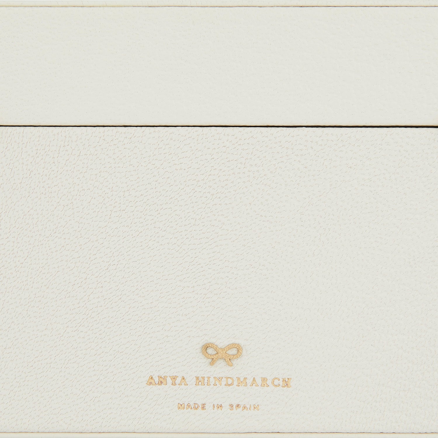 キープ アウト ボックス スモール -

                  
                    Capra in Chalk -
                  

                  Anya Hindmarch JP
