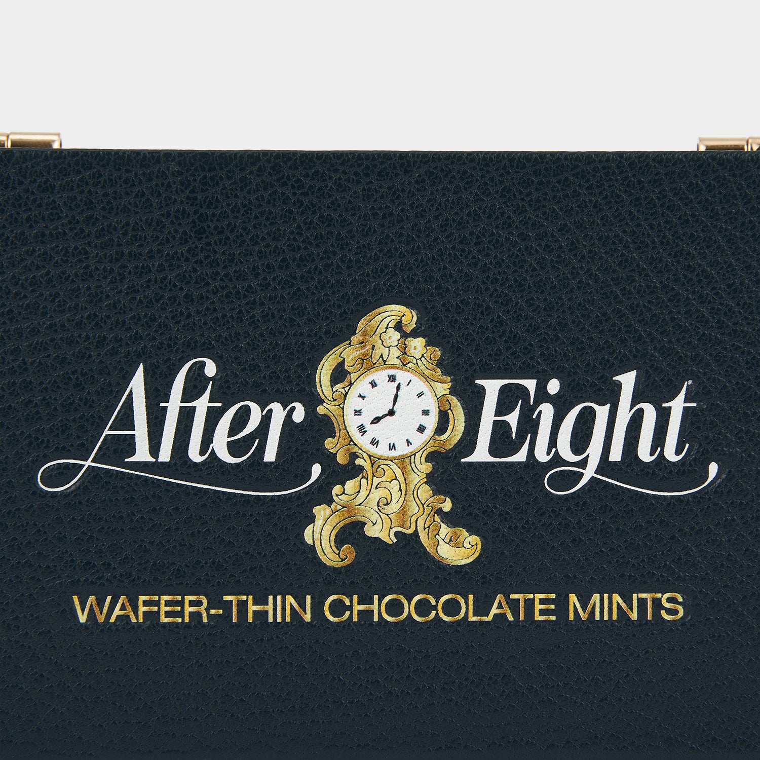 「After Eight®」 ボックス -

                  
                    Capra Leather in Dark Holly -
                  

                  Anya Hindmarch JP
