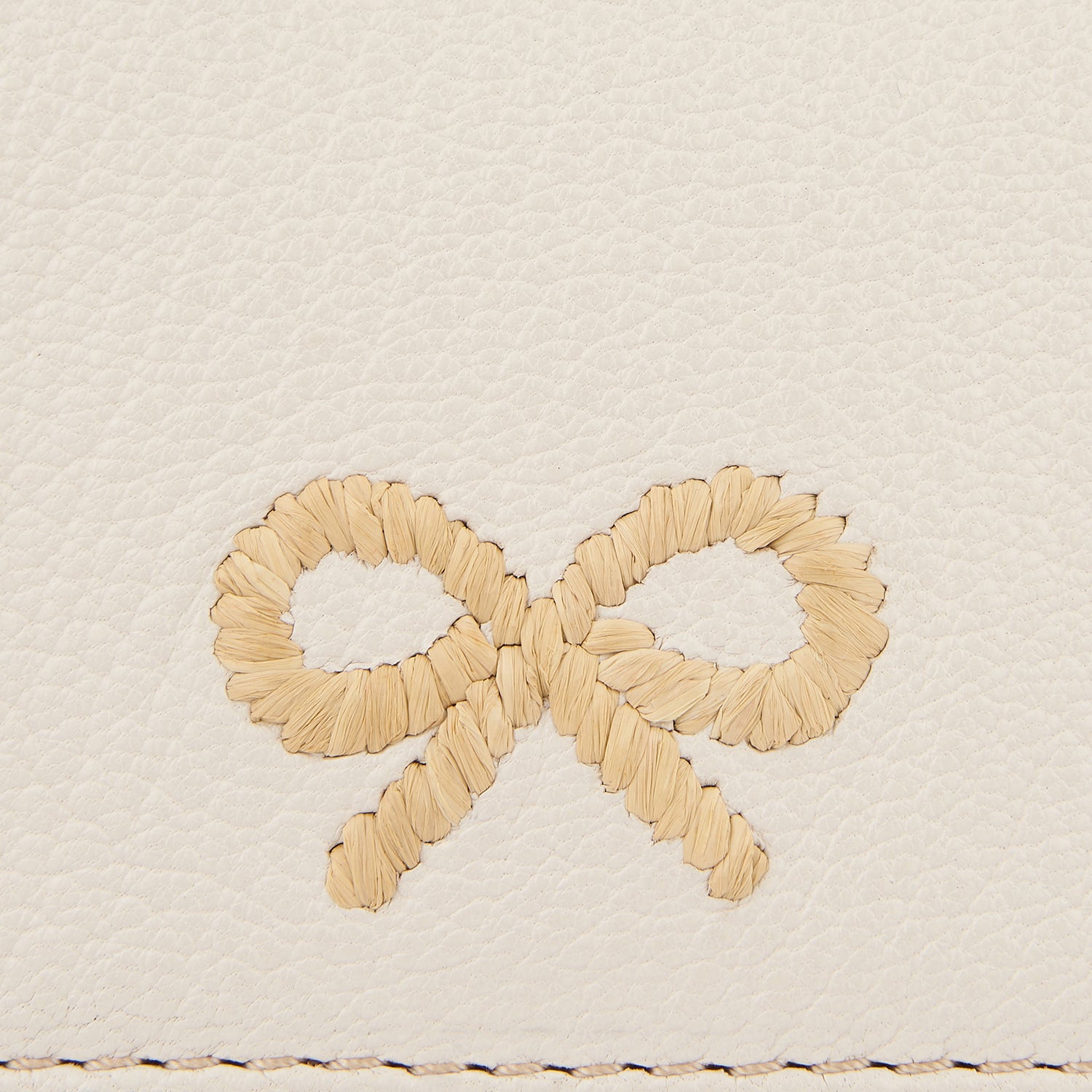 ヴィア ソフト サッチェル スモール -

                  
                    Capra Leather in Chalk -
                  

                  Anya Hindmarch JP
