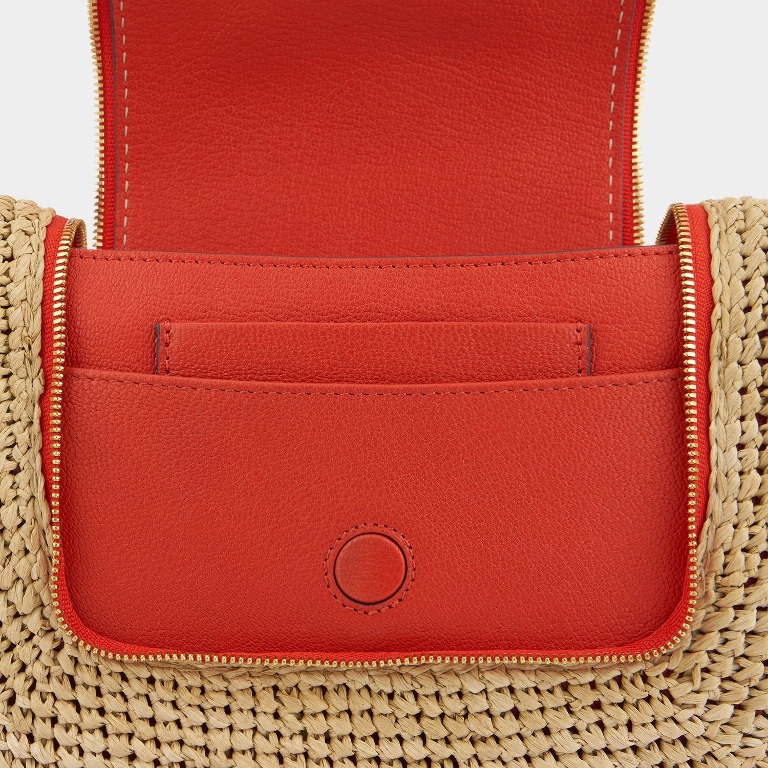 ヴィア スモール ソフト サッチェル -

                  
                    Capra Leather in Flame Red -
                  

                  Anya Hindmarch JP
