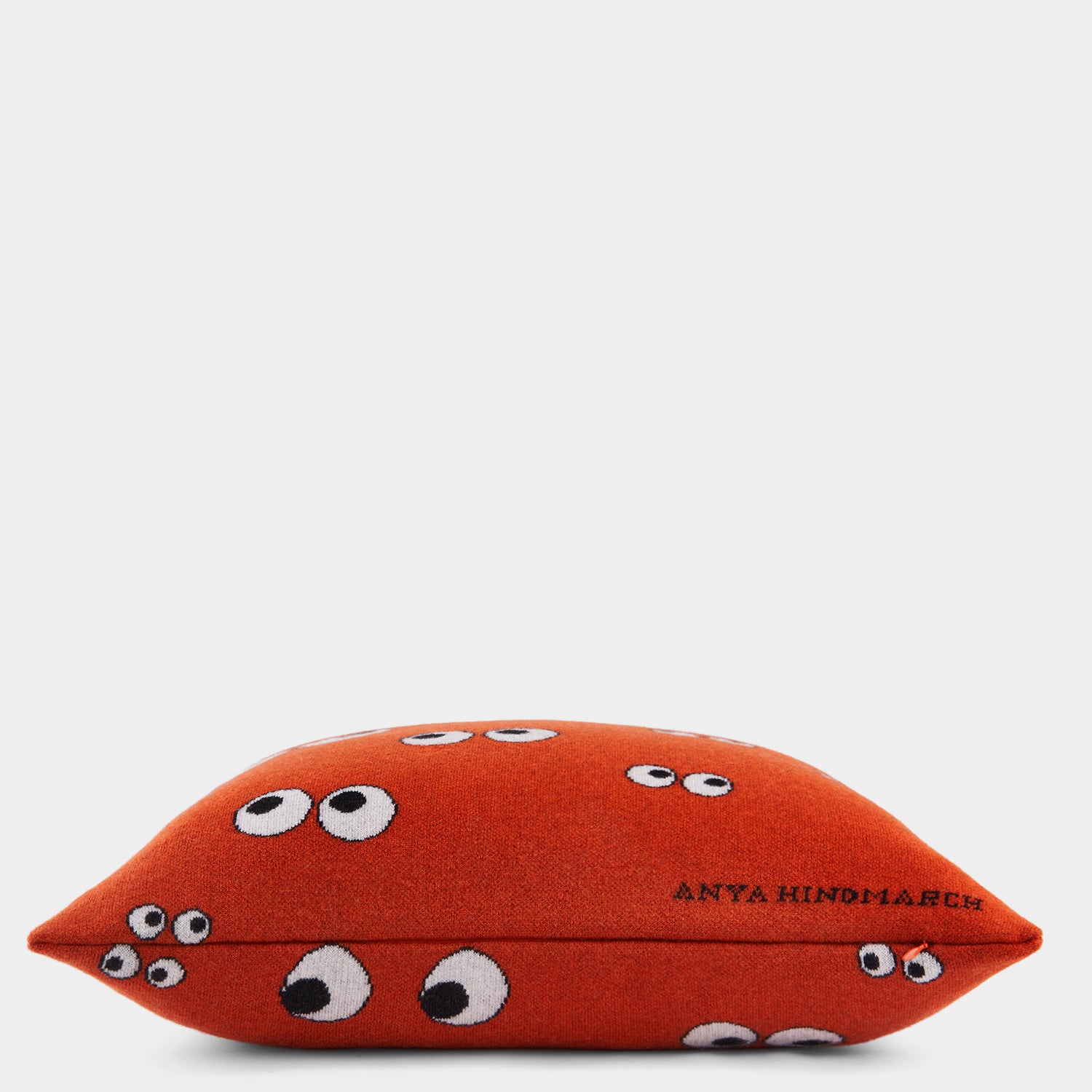 オールオーバーアイズ クッション -

                  
                    Lambswool in Dark Clementine -
                  

                  Anya Hindmarch JP
