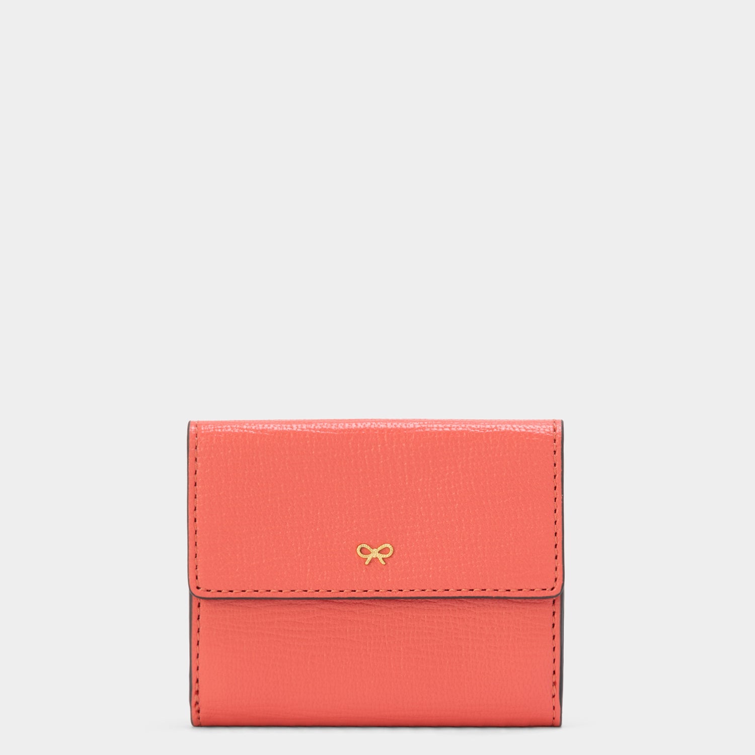 三つ折り ウォレット -

                  
                    Grainy Capra in Flamingo -
                  

                  Anya Hindmarch JP
