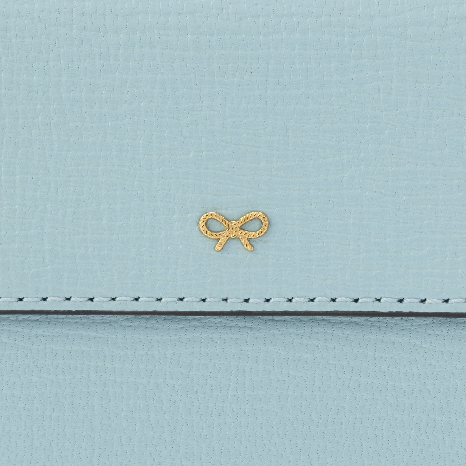 三つ折り ウォレット -

                  
                    Grainy Capra in Mayan Blue -
                  

                  Anya Hindmarch JP

