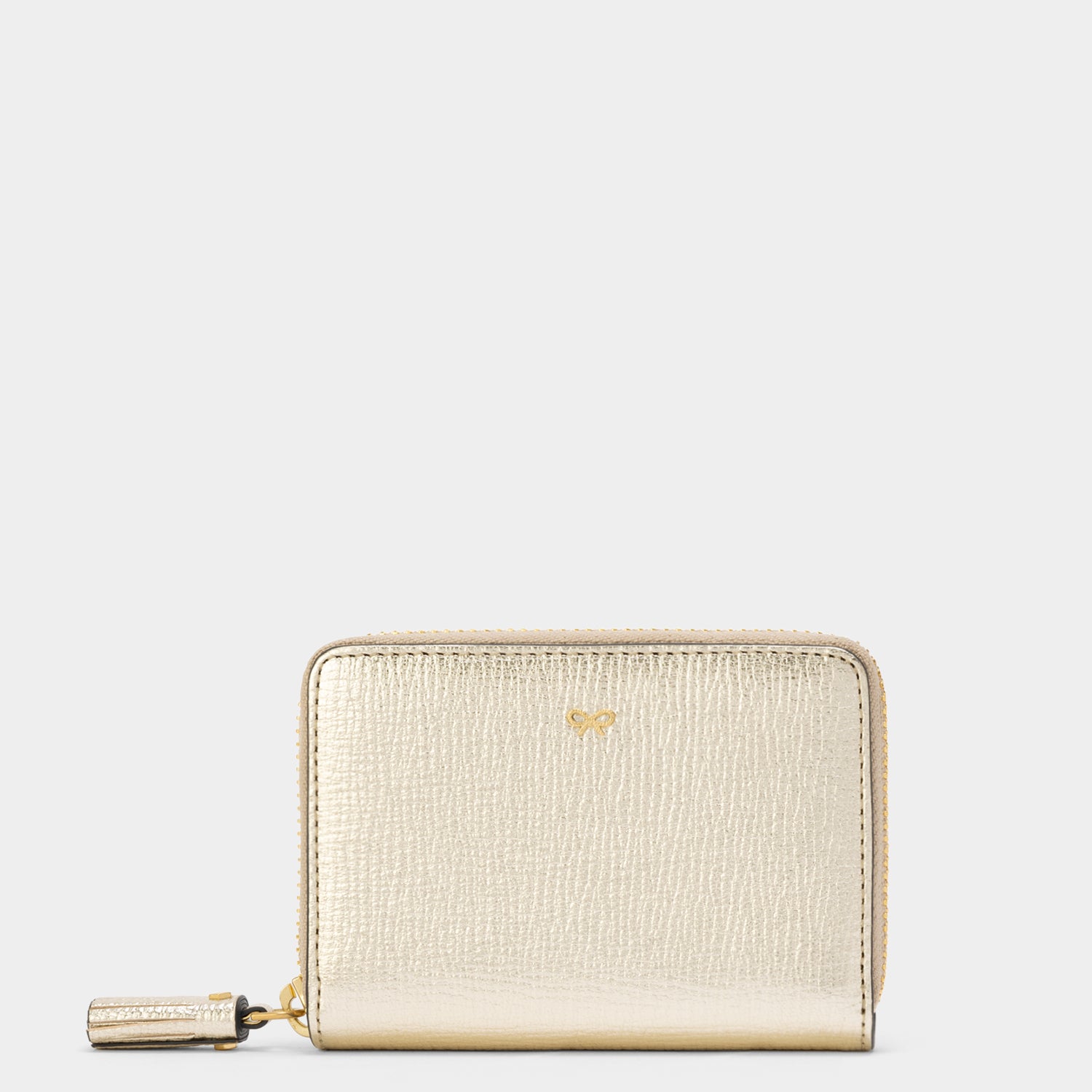 スモール ジップ ラウンド ウォレット -

                  
                    Metallic Capra in Pale Gold -
                  

                  Anya Hindmarch JP
