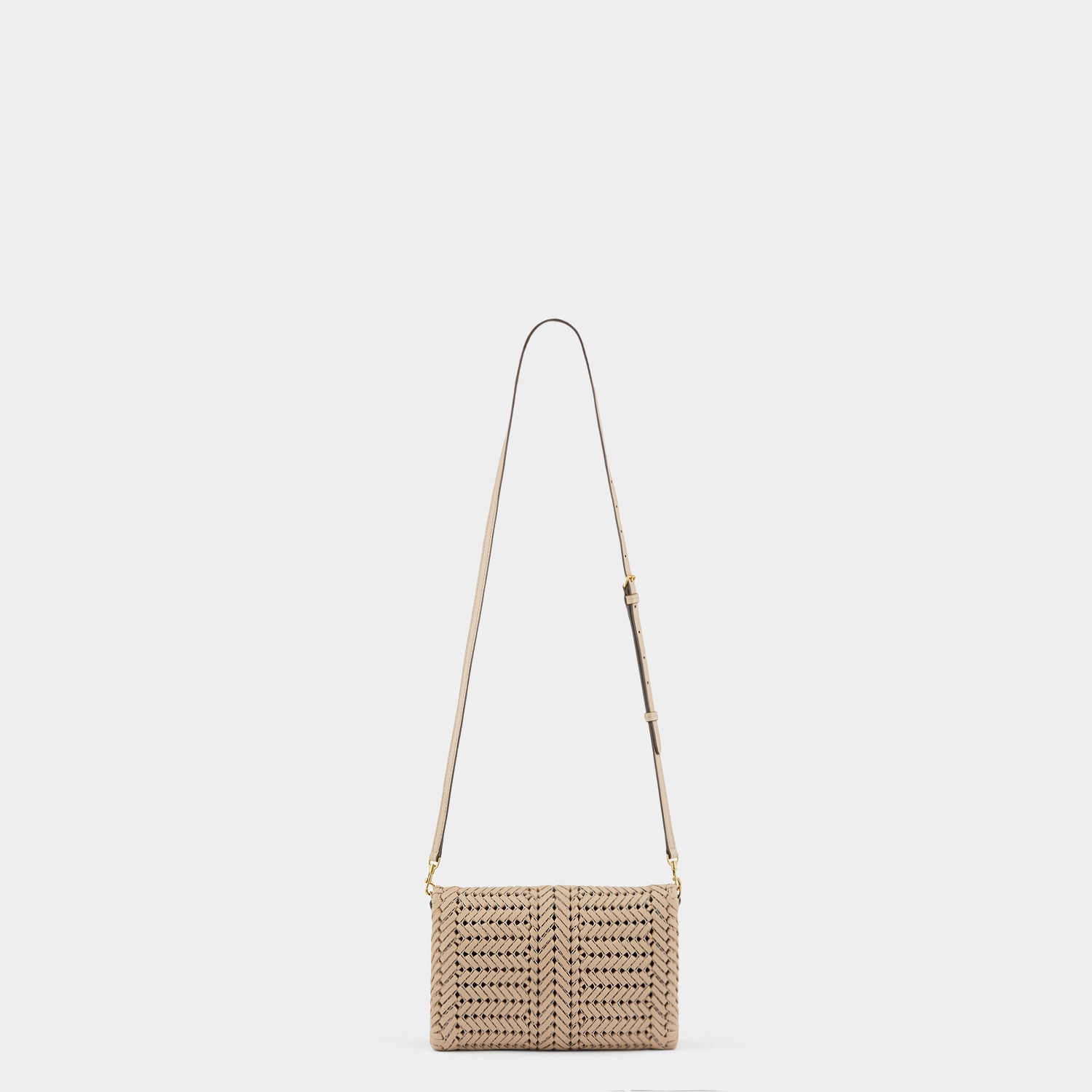 ニーソン クロスボディ -

                  
                    Shiny Capra in Light Nude -
                  

                  Anya Hindmarch JP
