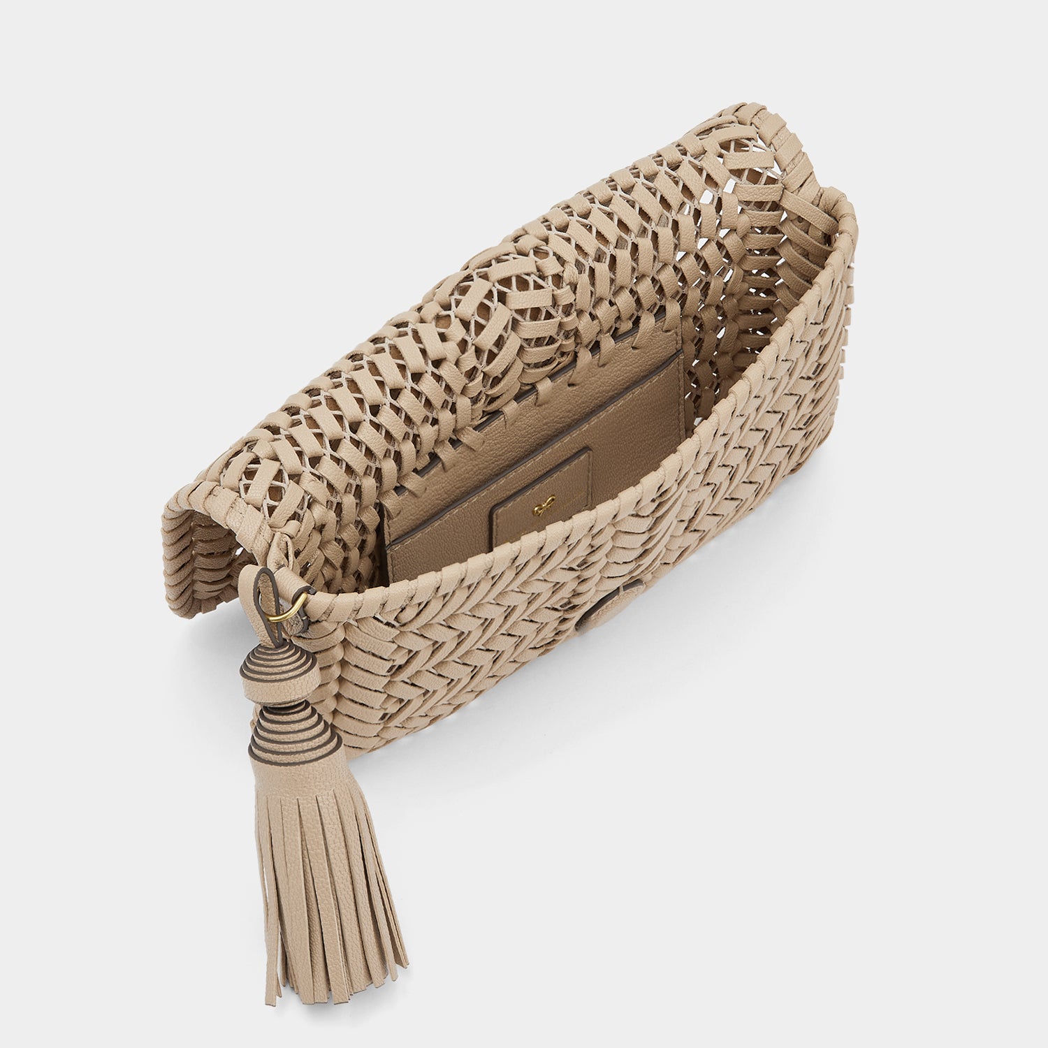 ニーソン タッセル クラッチ -

                  
                    Shiny Capra in Light Nude -
                  

                  Anya Hindmarch JP

