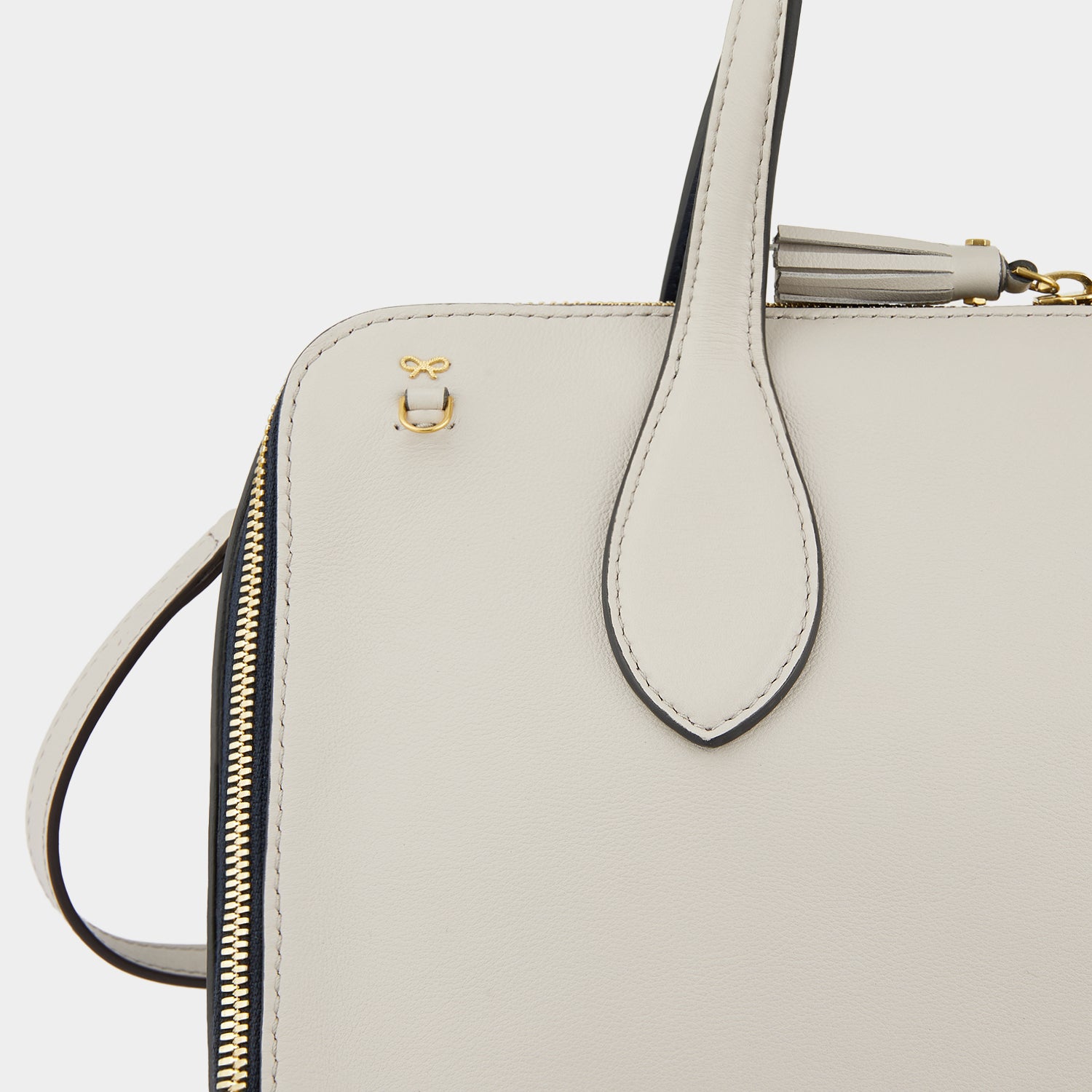 ウェッジ クロスボディ -

                  
                    Classic Calf in Steam -
                  

                  Anya Hindmarch JP
