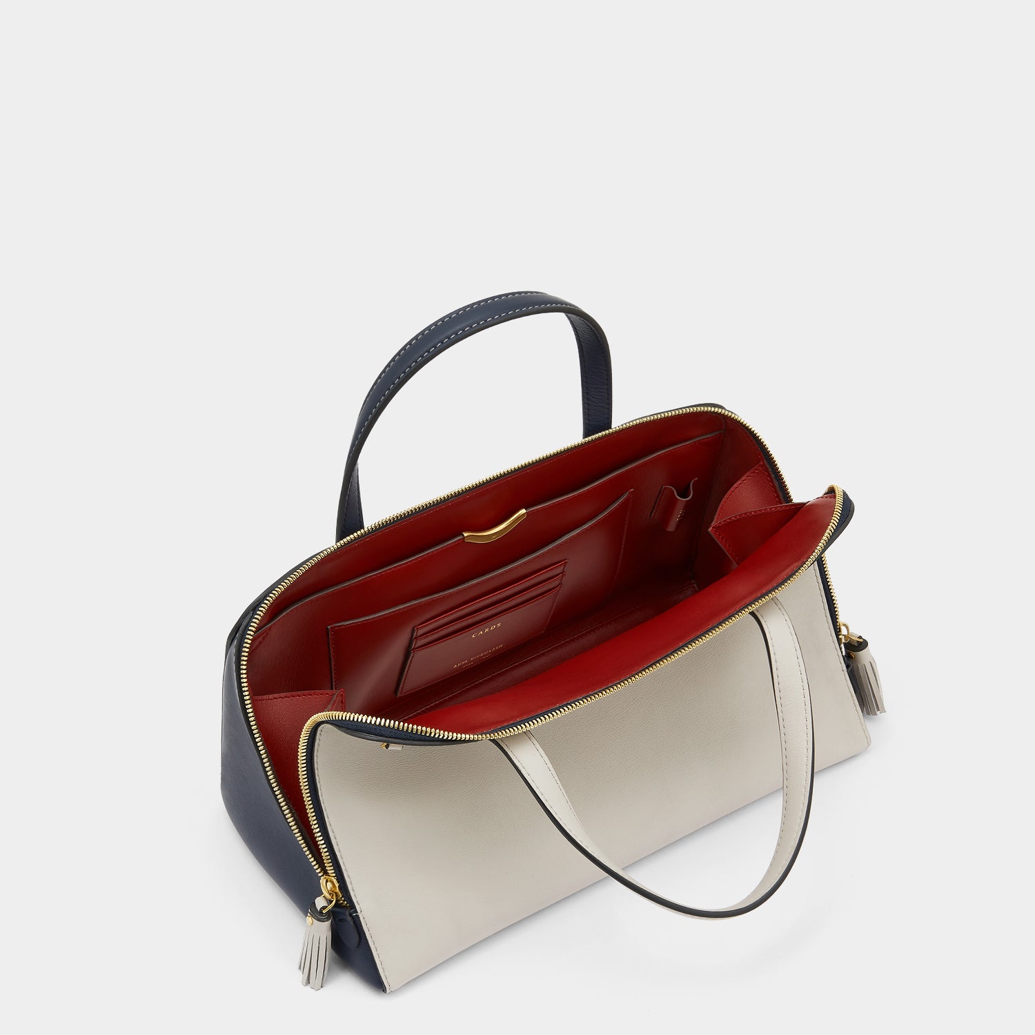 ウェッジ クロスボディ -

                  
                    Classic Calf in Steam -
                  

                  Anya Hindmarch JP
