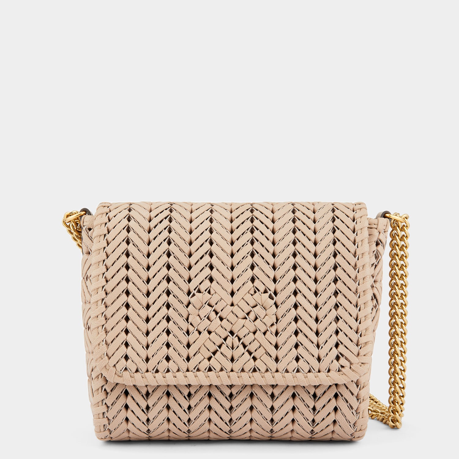 ニーソン チェーン クロスボディ -

                  
                    Shiny Capra in Light Nude -
                  

                  Anya Hindmarch JP
