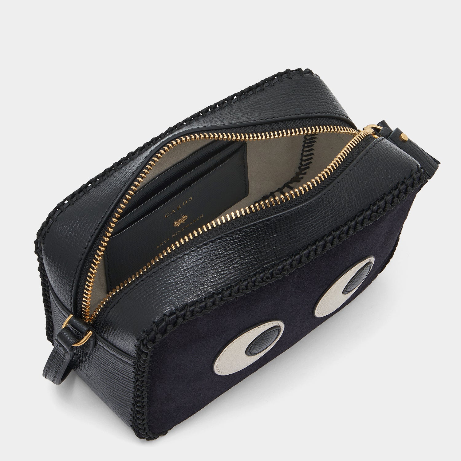 アイズ クロスボディ -

                  
                    Suede in Black -
                  

                  Anya Hindmarch JP
