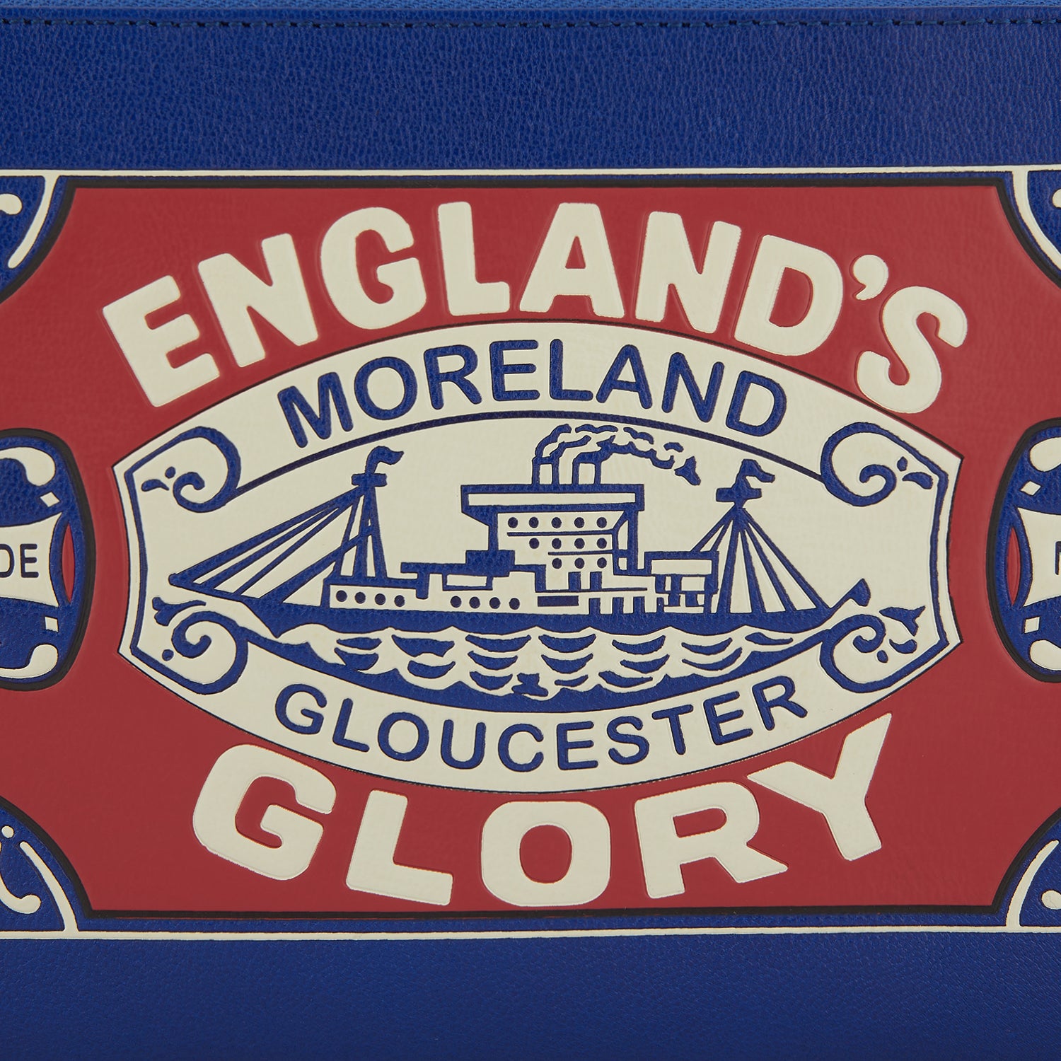「England's Glory」タッセル クラッチ -

                  
                    Shiny Capra in Dark blue -
                  

                  Anya Hindmarch JP
