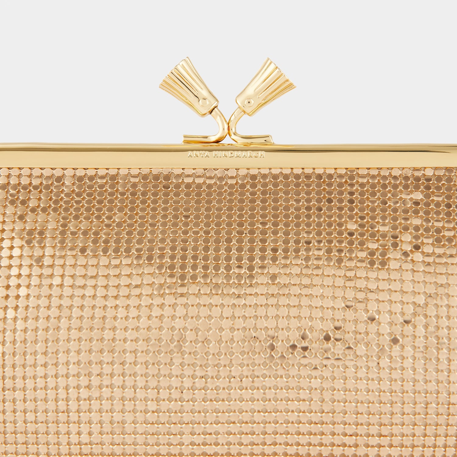 モード タッセル クラッチ | Anya Hindmarch JP