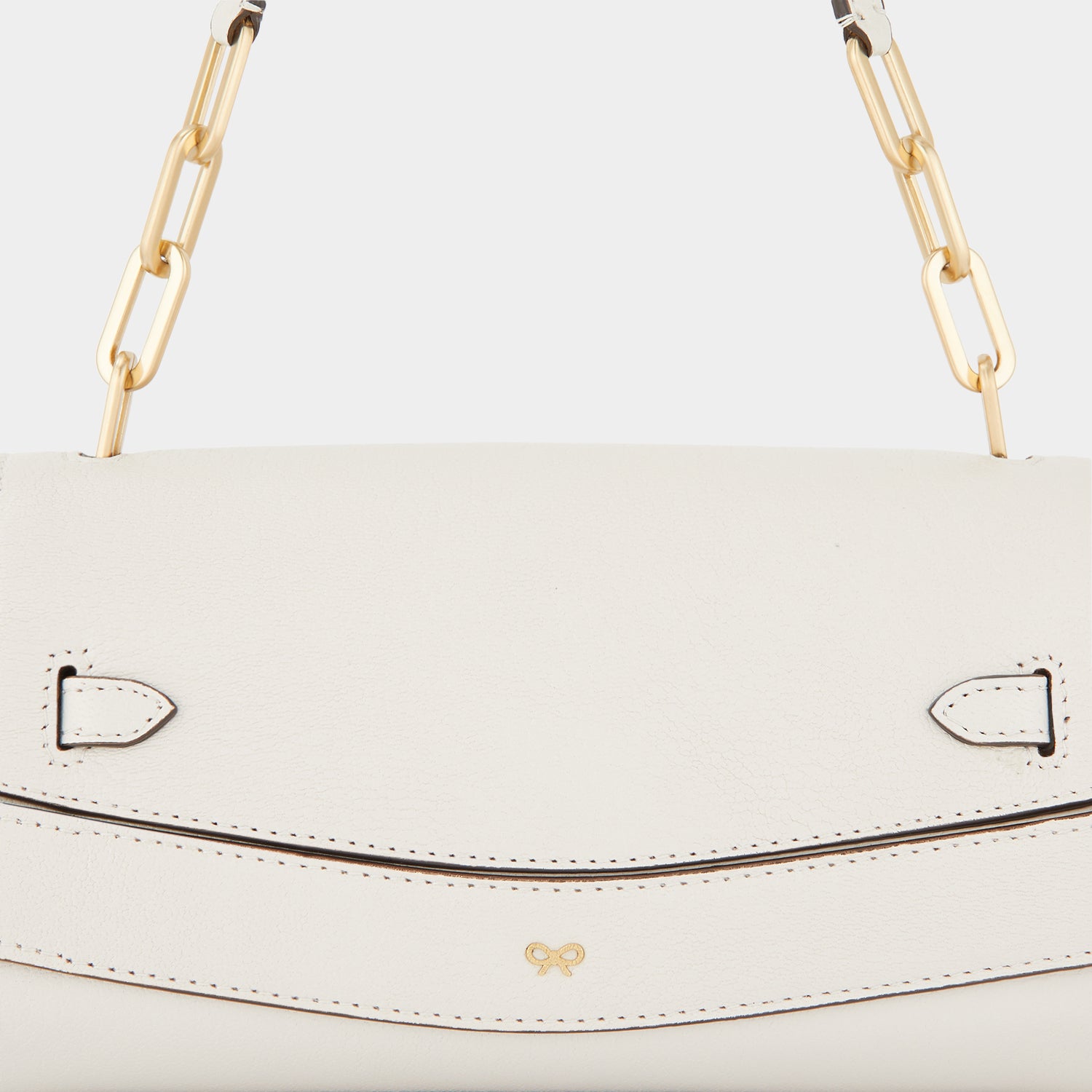 チューブ バッグ -

                  
                    High Shine Capra in Chalk -
                  

                  Anya Hindmarch JP
