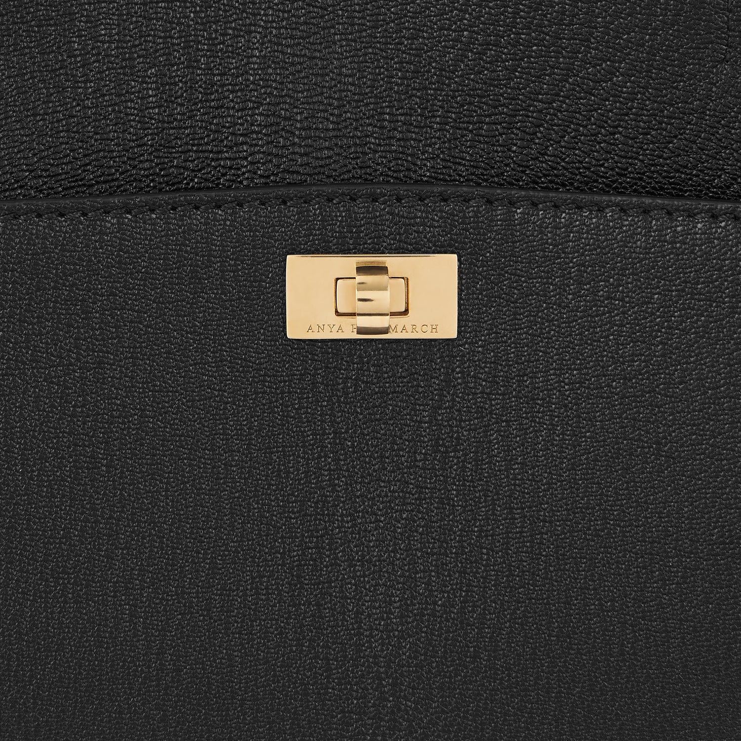 ウィルソン ショルダー バッグ -

          
            Grain Leather in Black -
          

          Anya Hindmarch JP
