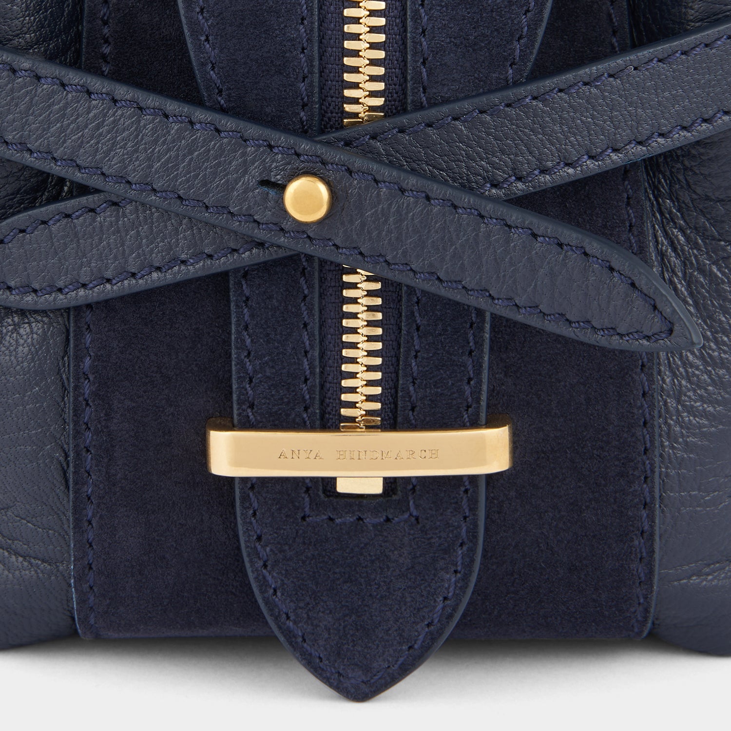 スモール ウィルソン -

                  
                    Shiny Grain in Marine -
                  

                  Anya Hindmarch JP
