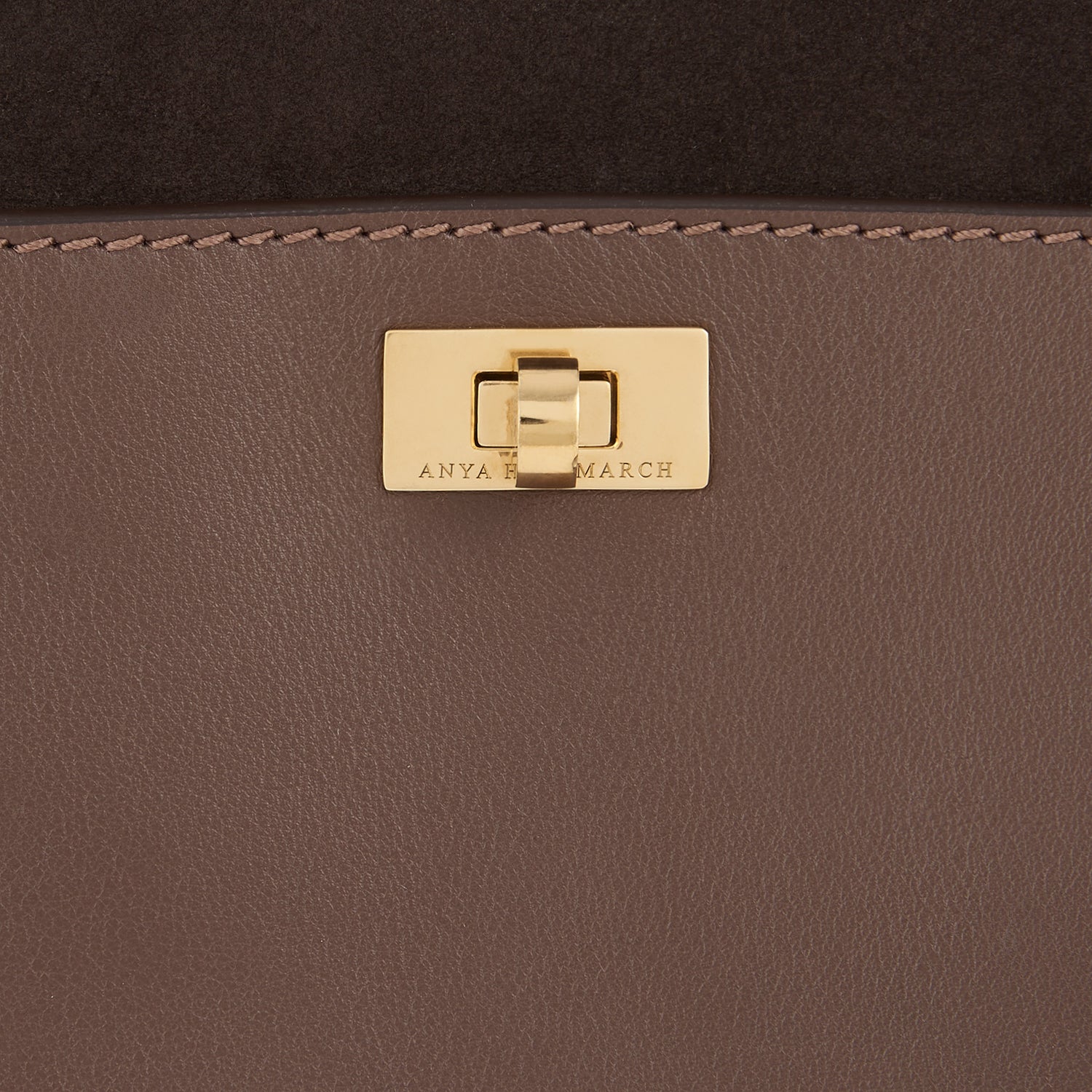 スモール ウィルソン -

          
            Classic Calf in Coffee -
          

          Anya Hindmarch JP

