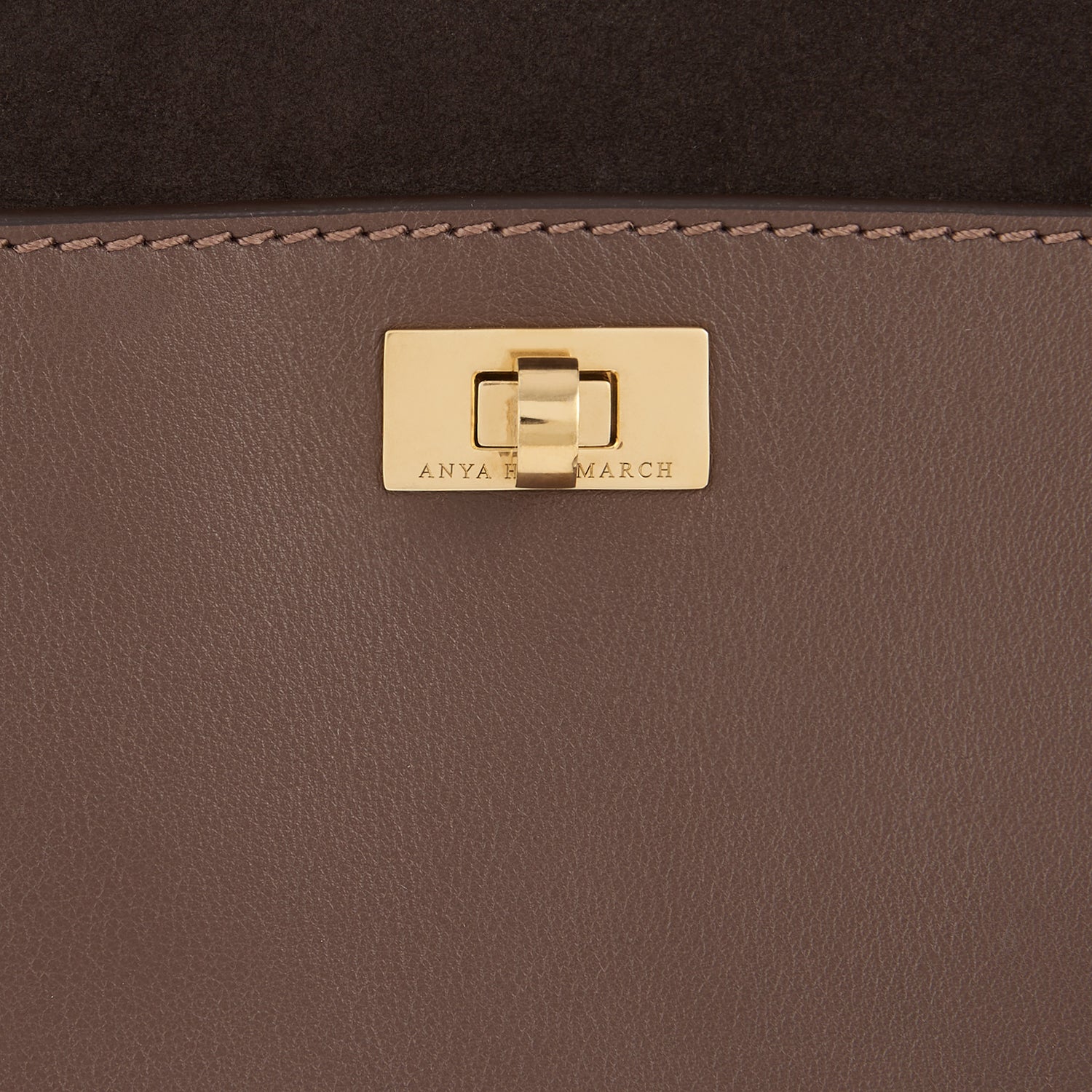 スモール ウィルソン -

                  
                    Classic Calf in Coffee -
                  

                  Anya Hindmarch JP
