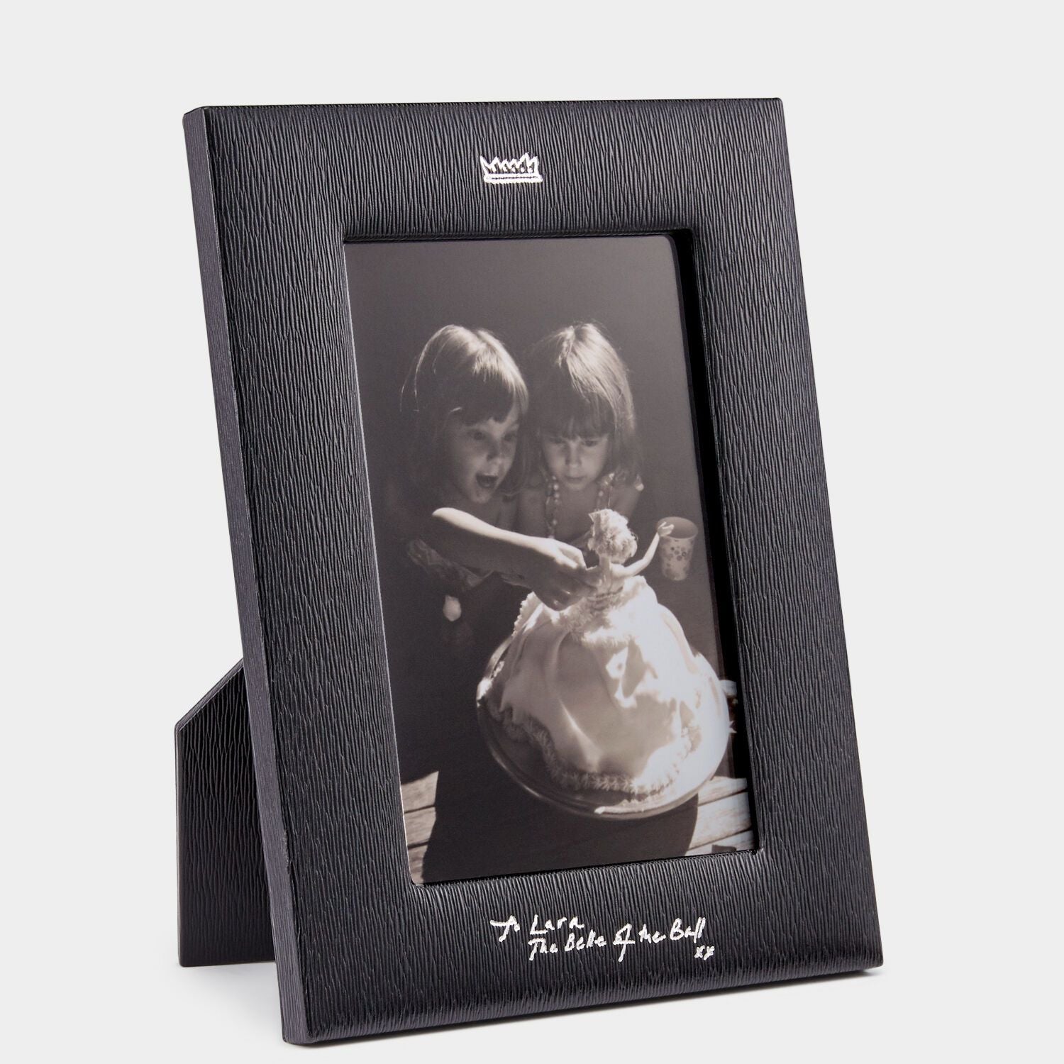 ビスポーク・シャフツベリー・フレーム（6x4） -

          
            London Grain in Black -
          

          Anya Hindmarch JP
