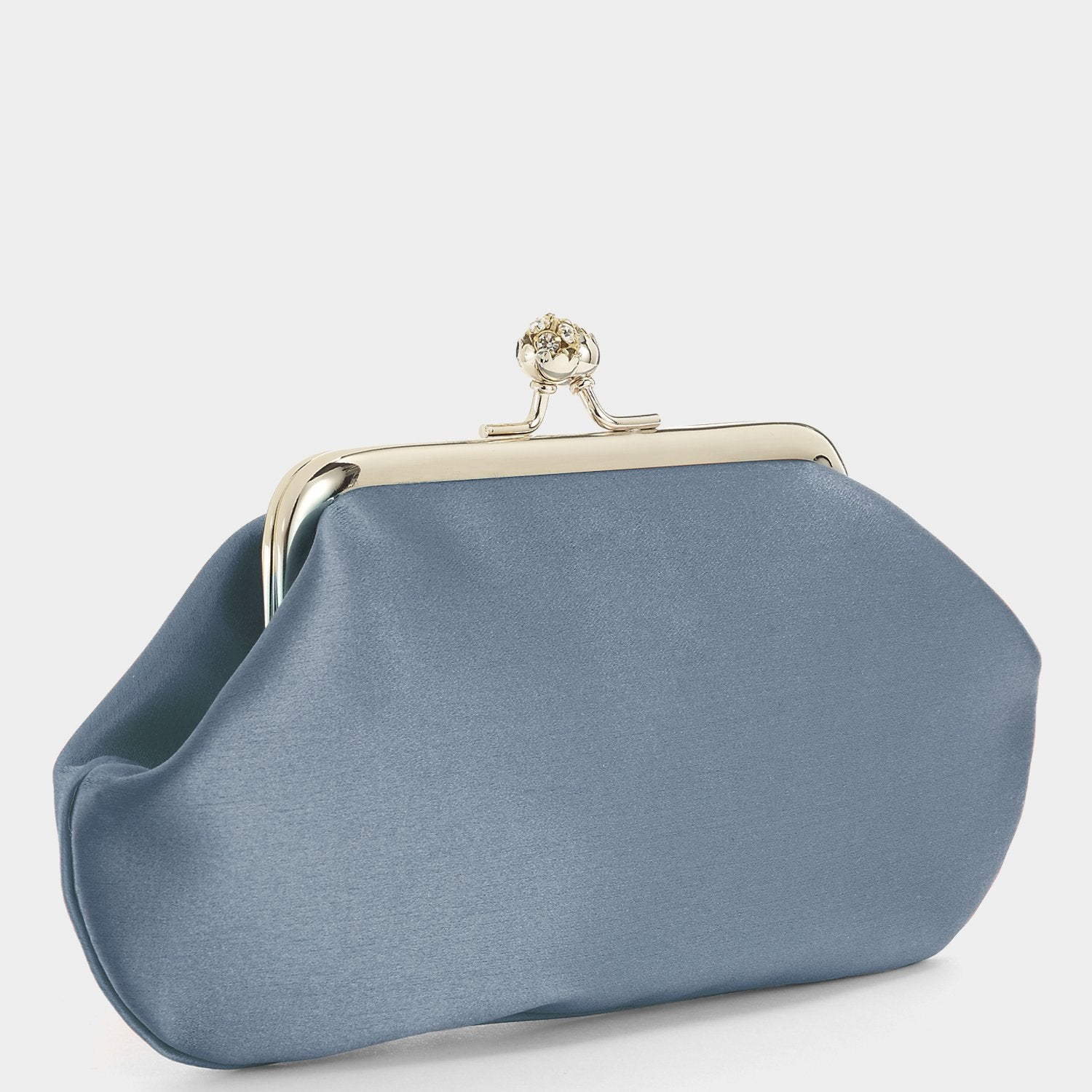 ビスポーク モード -

                  
                    Satin in Sky Blue -
                  

                  Anya Hindmarch JP
