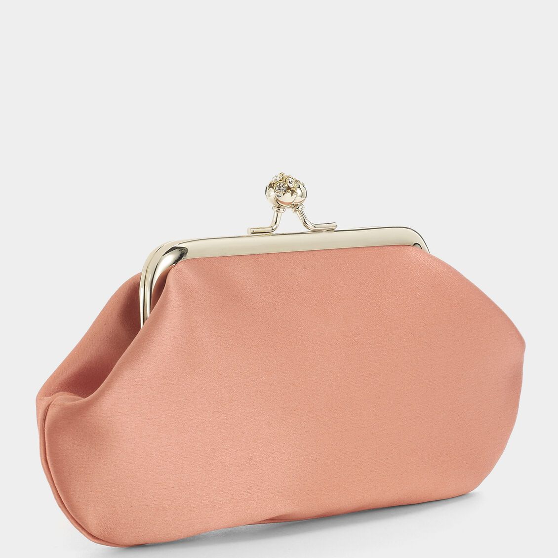 ビスポーク モード -

                  
                    Satin in Apricot -
                  

                  Anya Hindmarch JP
