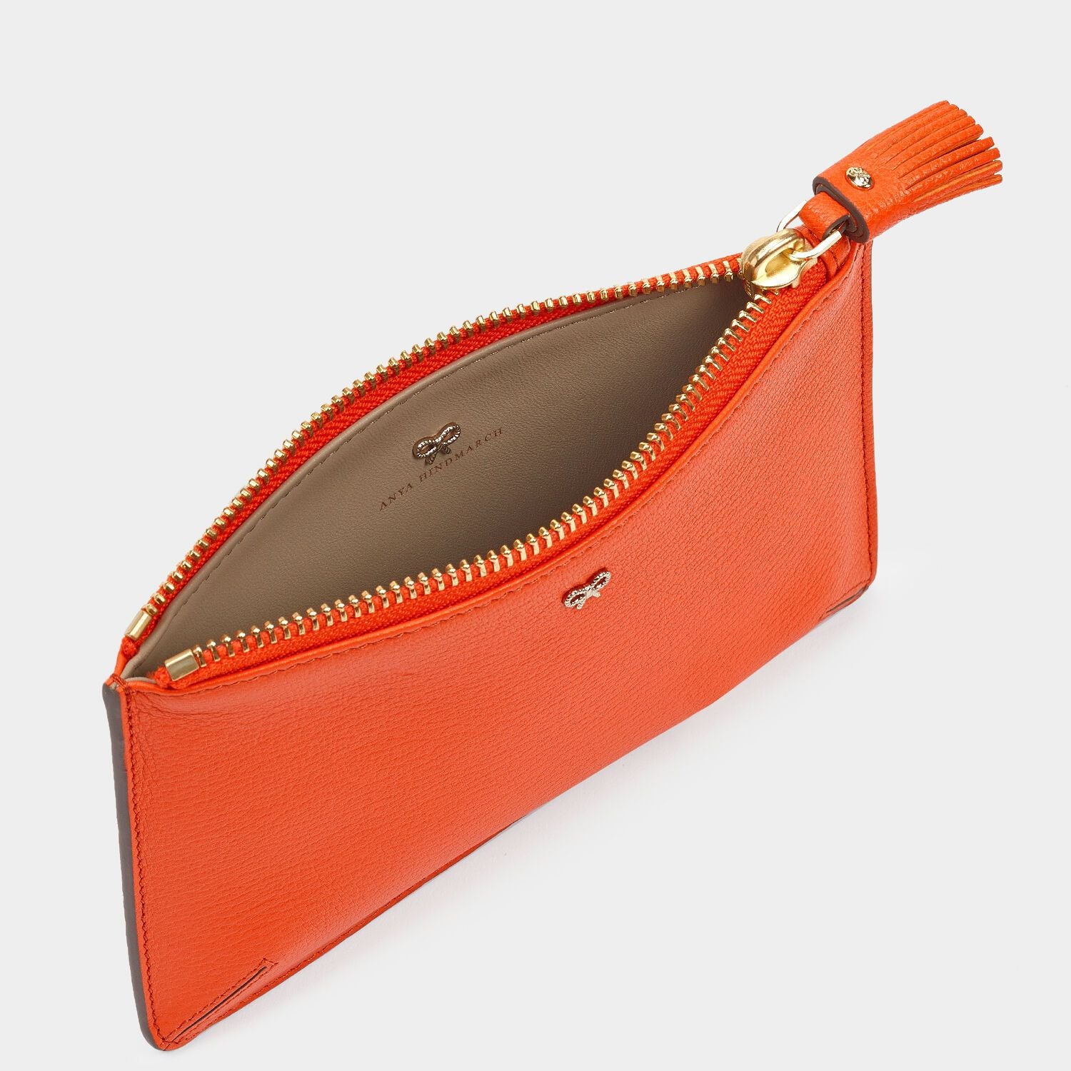 ビスポーク ルースポケット スモール -

                  

                  Anya Hindmarch JP
