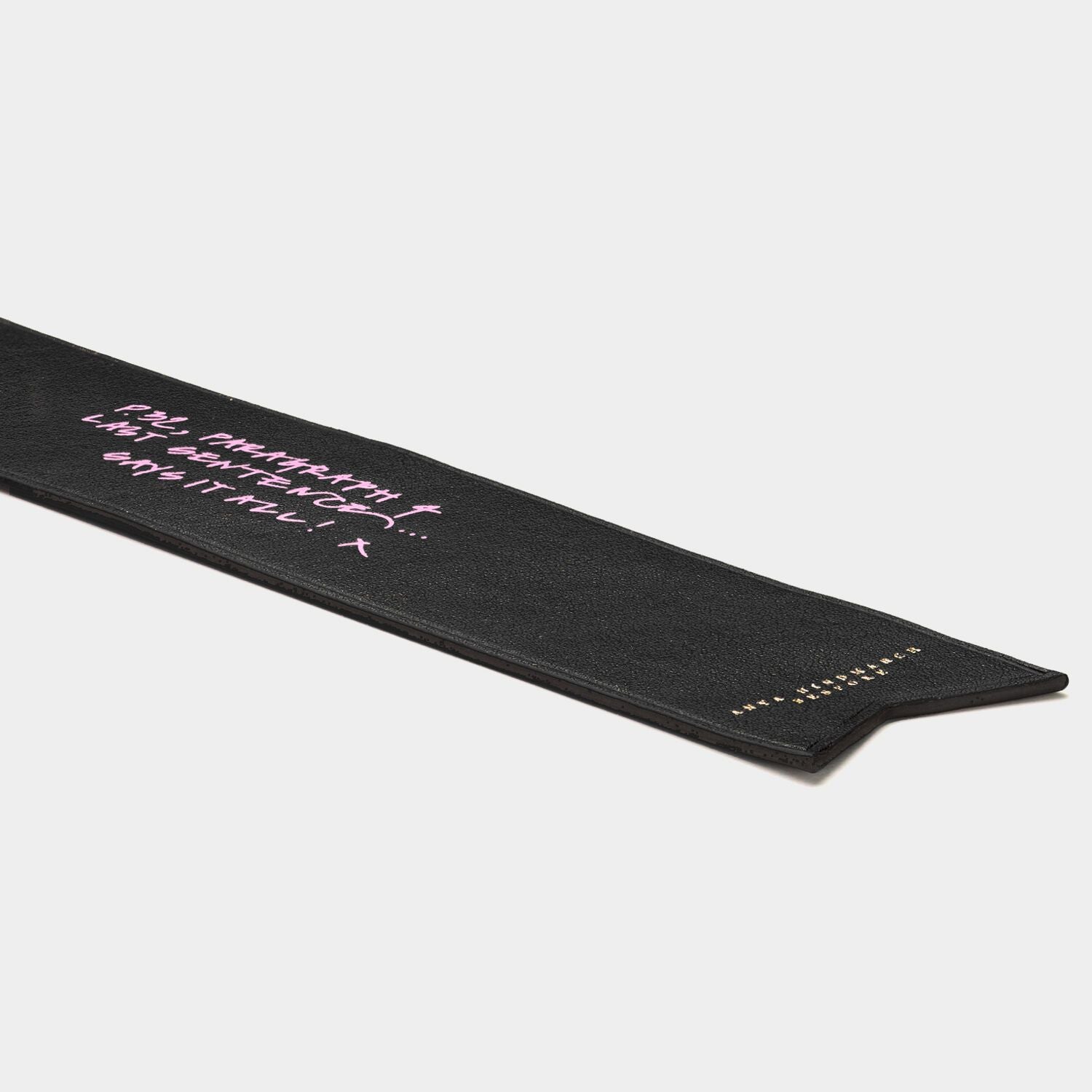 ビスポーク・ブックマーク -

          
            Capra in Black -
          

          Anya Hindmarch JP
