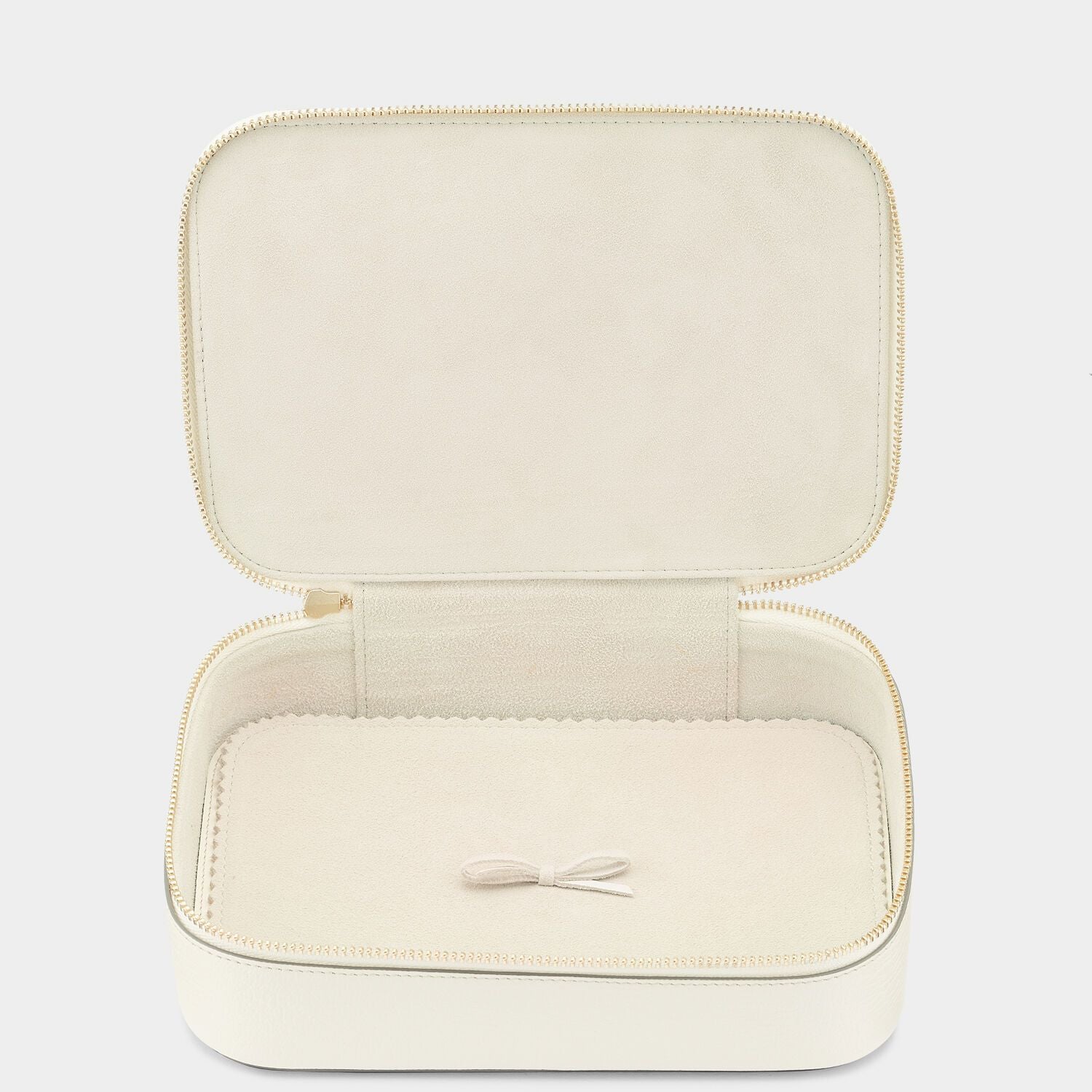 ビスポーク キープセイク ボックス ラージ -

                  

                  Anya Hindmarch JP
