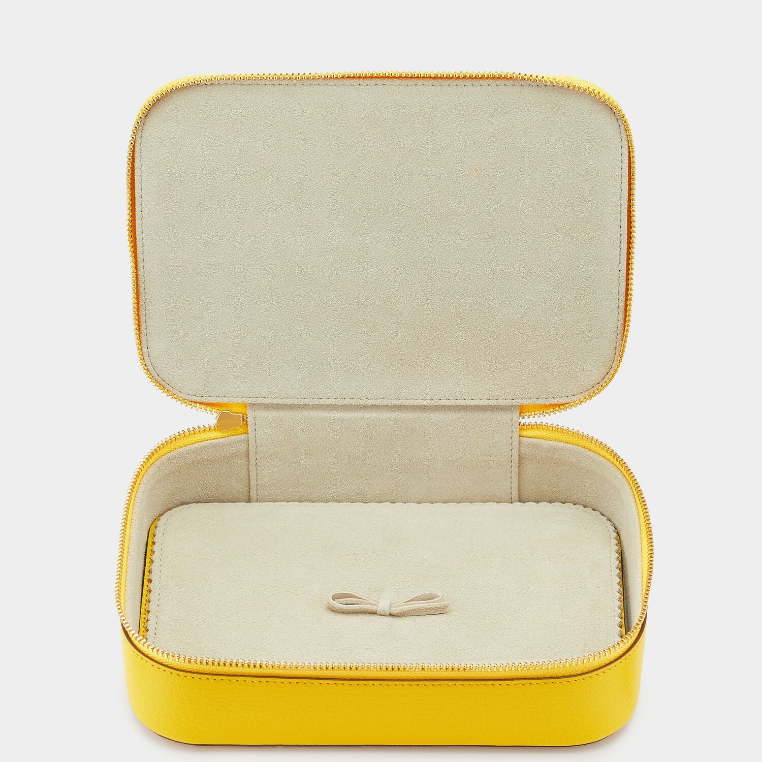ビスポーク キープセイク ボックス ラージ -

                  
                    Capra in Yellow -
                  

                  Anya Hindmarch JP
