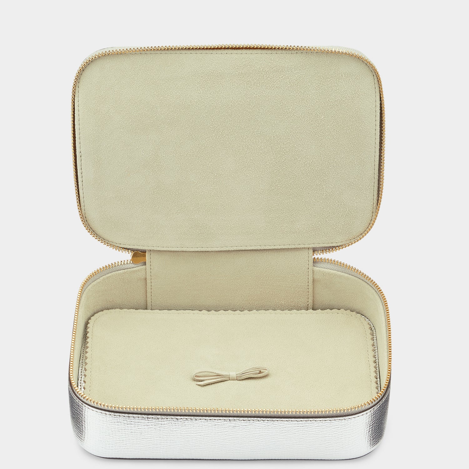 ビスポーク・キープセイク ボックス・ラージ -

          
            Metallic Capra Leather in Silver -
          

          Anya Hindmarch JP
