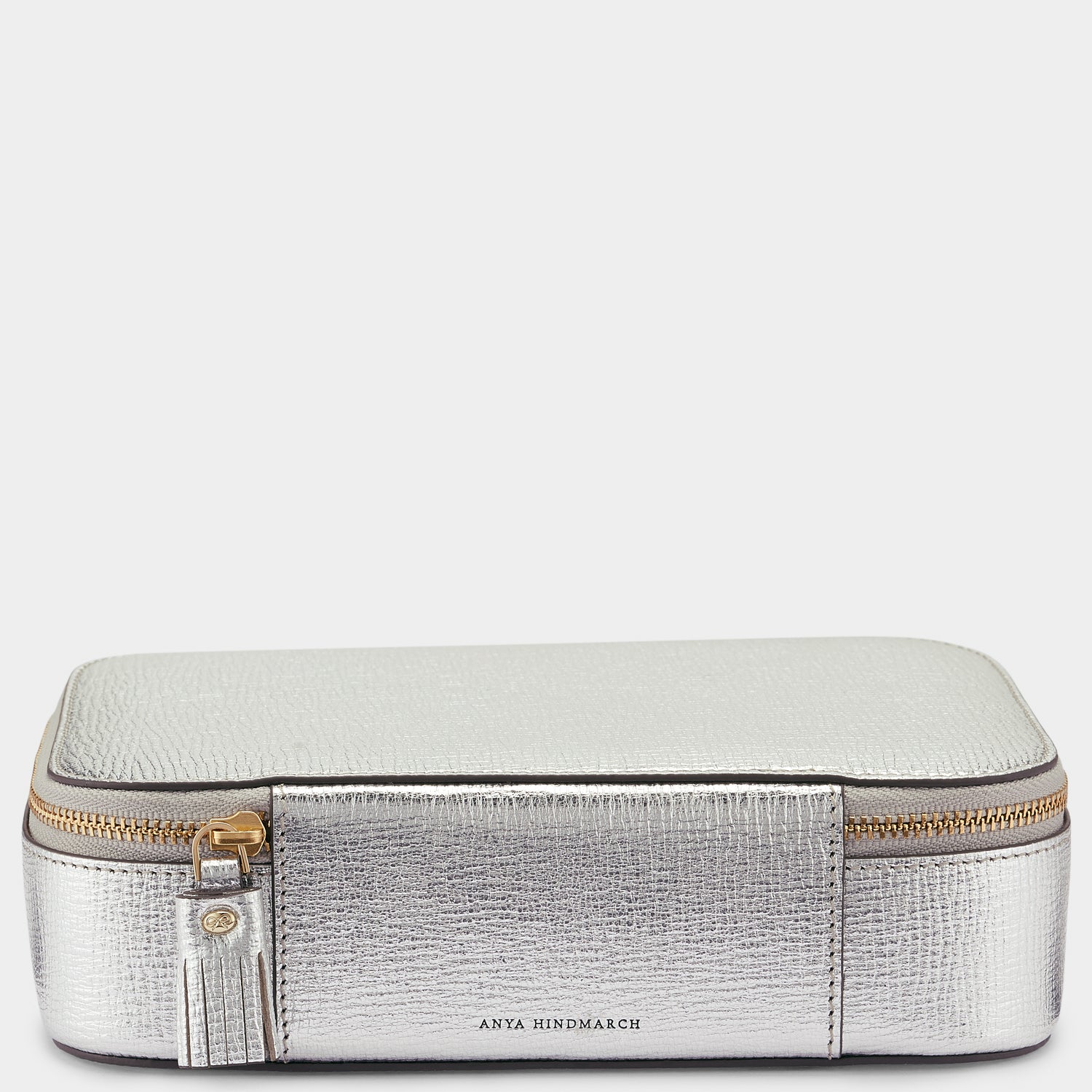 ビスポーク キープセイク ボックス ラージ -

                  
                    Metallic Capra Leather in Silver -
                  

                  Anya Hindmarch JP
