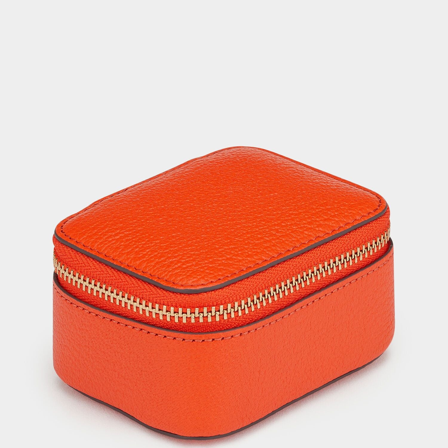 ビスポーク キープセイク ボックス スモール -

                  
                    Capra in Clementine -
                  

                  Anya Hindmarch JP
