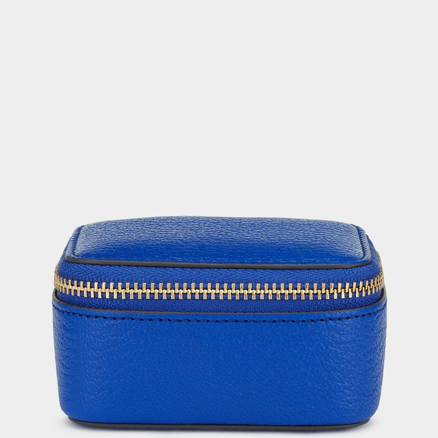 ビスポーク キープセイク ボックス スモール -

                  
                    Capra in Electric Blue -
                  

                  Anya Hindmarch JP

