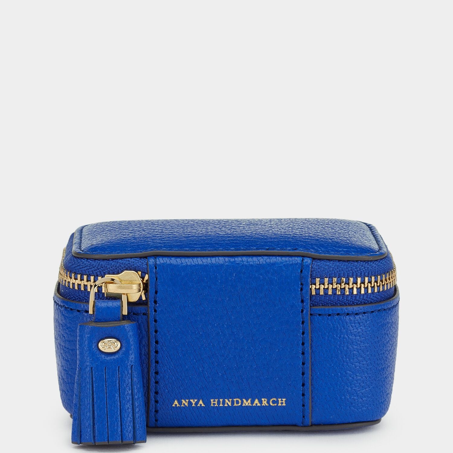 ビスポーク キープセイク ボックス スモール -

                  
                    Capra in Electric Blue -
                  

                  Anya Hindmarch JP
