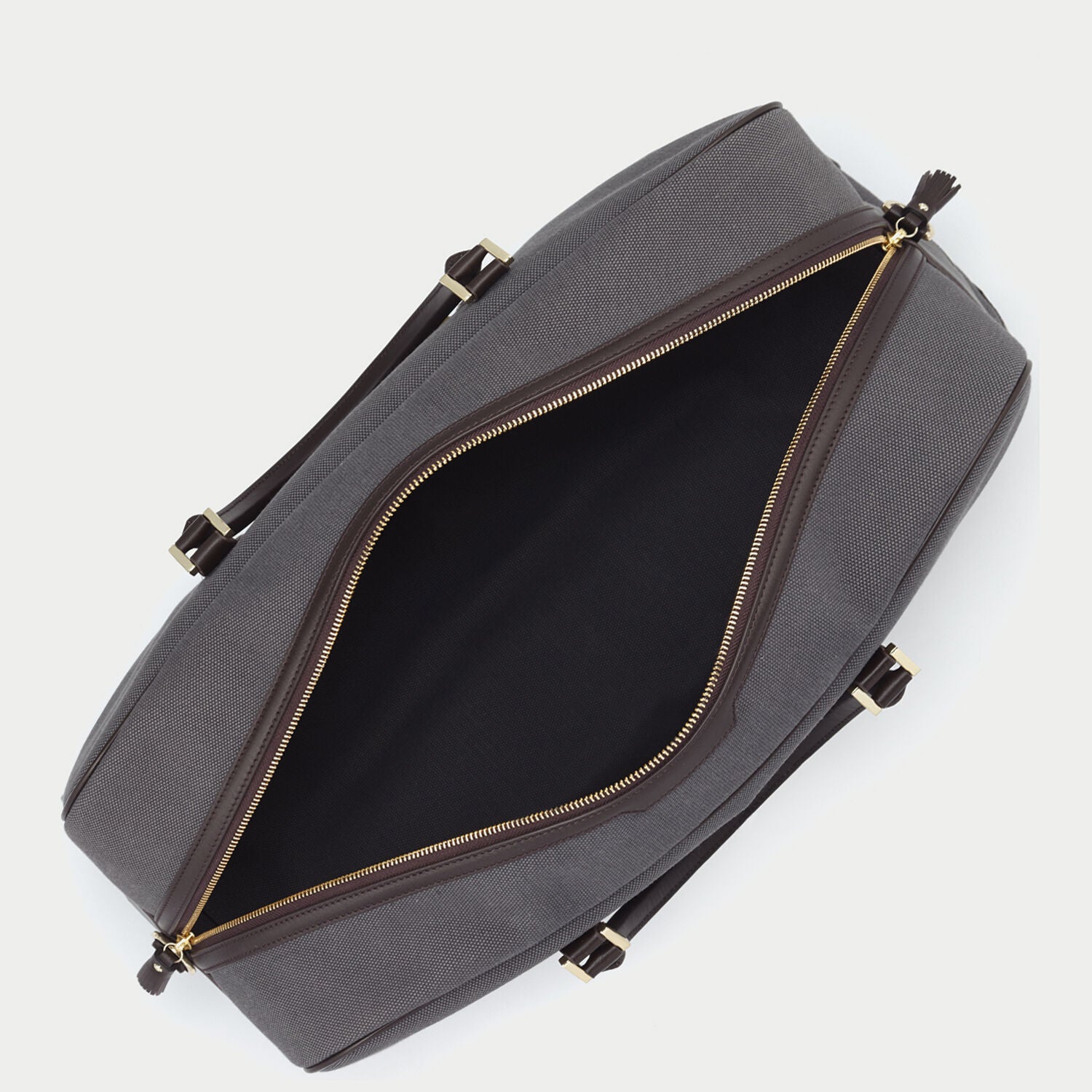 ビスポーク ウィークエンド ラティマー -

                  
                    Canvas in Grey -
                  

                  Anya Hindmarch JP
