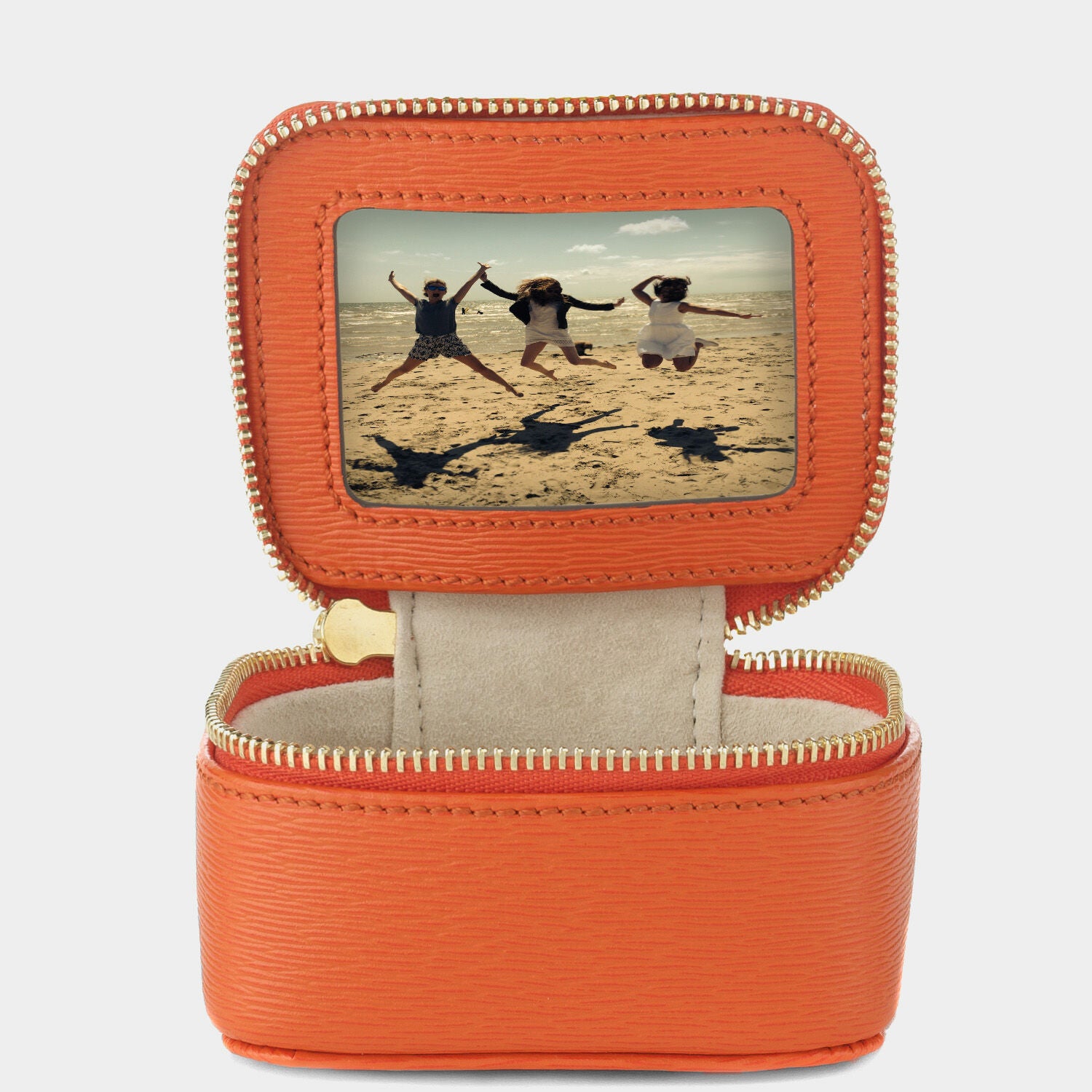 ビスポーク シークレット フォト キープセイク ボックス スモール -

                  
                    London Grain in Clementine -
                  

                  Anya Hindmarch JP
