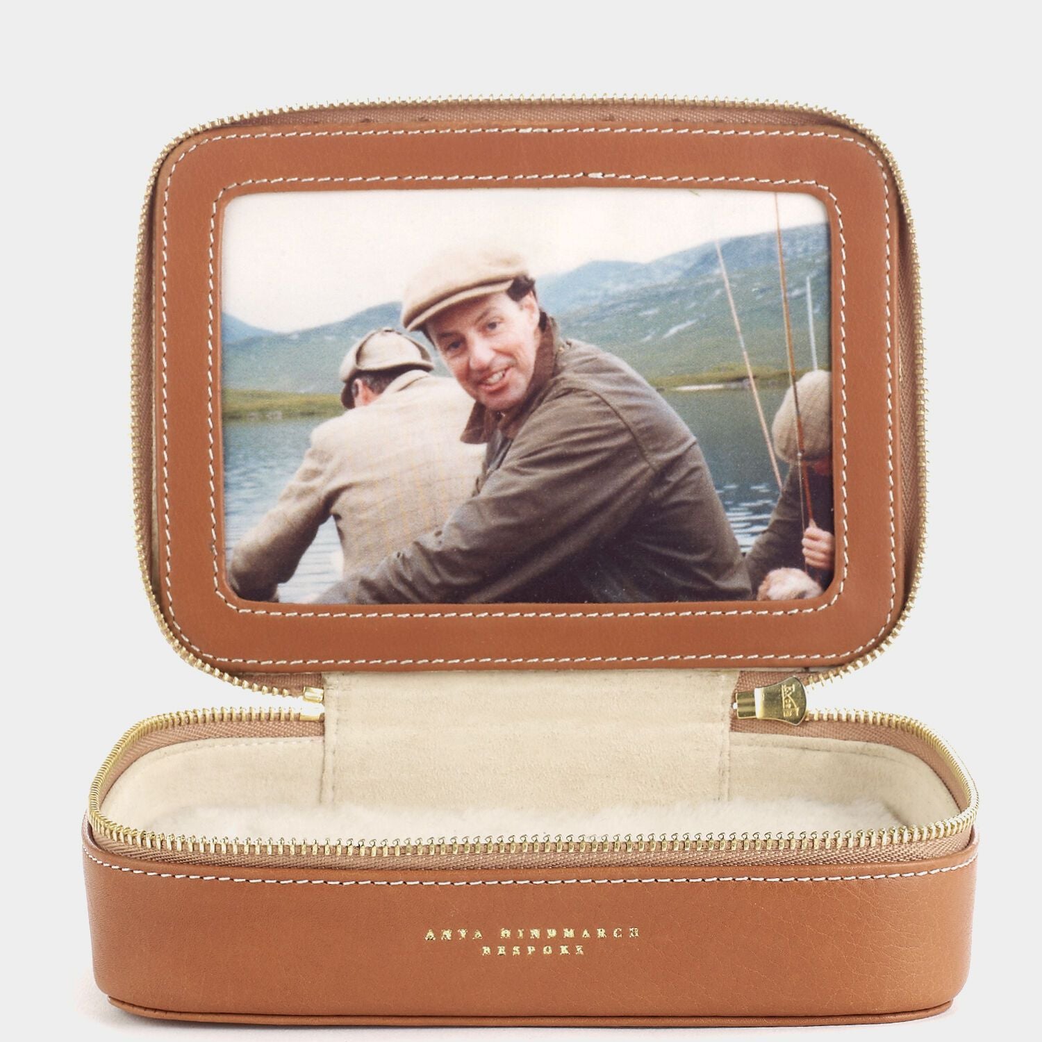 ビスポーク フィッシャーマンズ フライ ボックス -

                  

                  Anya Hindmarch JP
