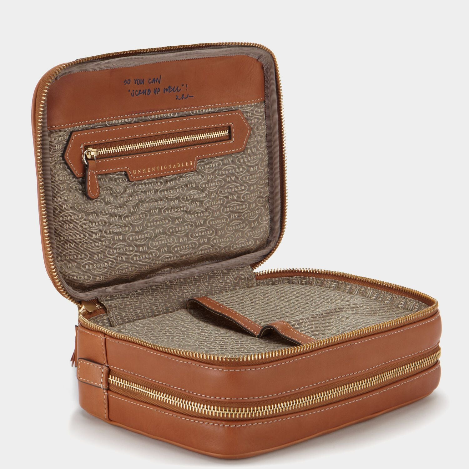 ビスポーク ジップ ウォッシュバッグ -

          

          Anya Hindmarch JP
