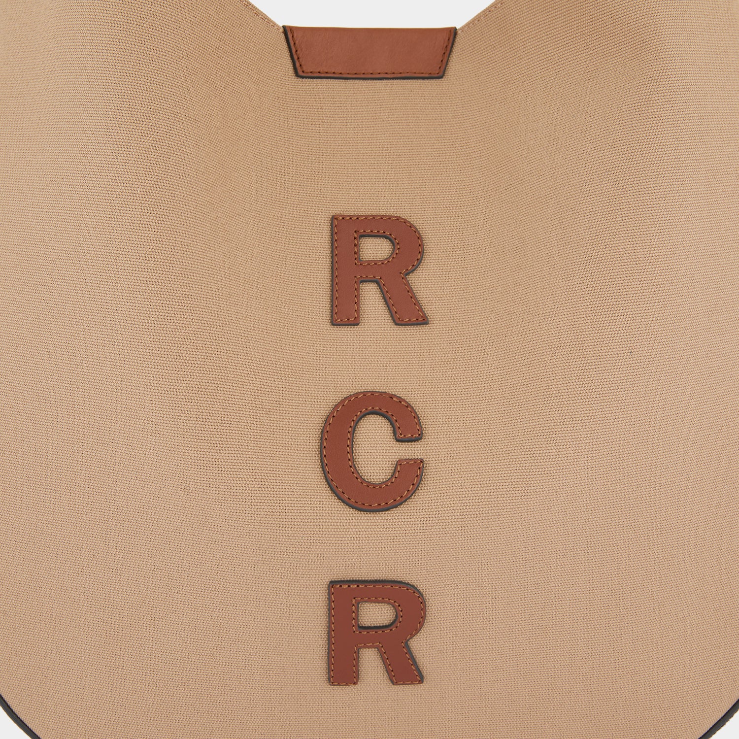 ビスポーク ウォルトン  ホーボー -

          
            Recycled Canvas In Tan -
          

          Anya Hindmarch JP
