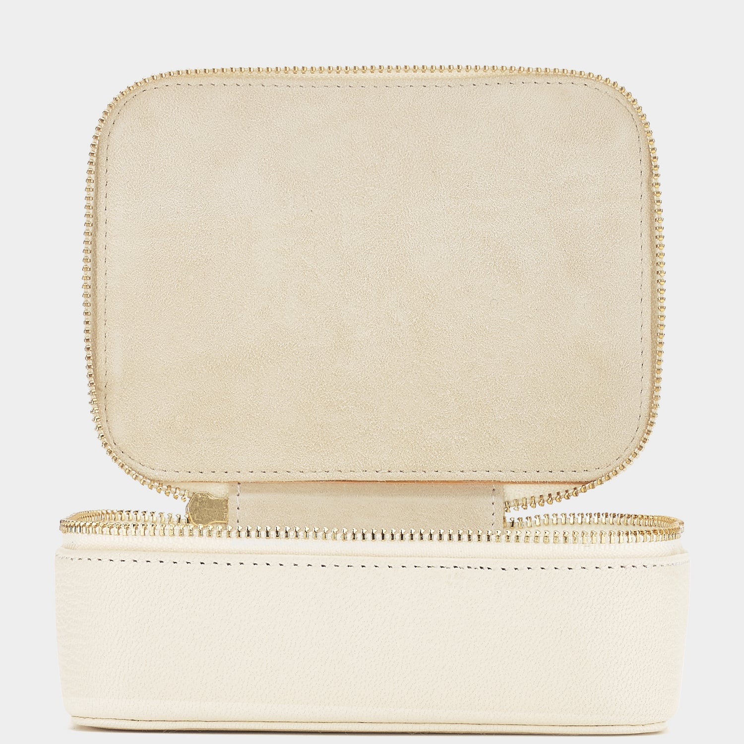 ビスポーク キープセイク ボックス ミディアム -

                  
                    Capra in Bone -
                  

                  Anya Hindmarch JP
