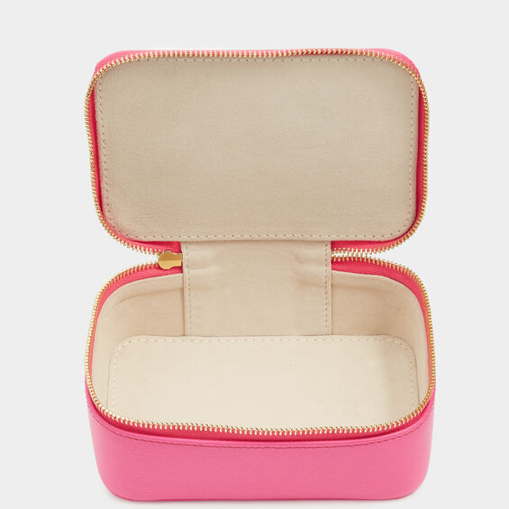 ビスポーク・キープセイク ボックス・ミディアム -

          
            London Grain in Pink -
          

          Anya Hindmarch JP
