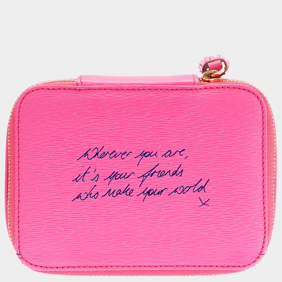 ビスポーク・キープセイク ボックス・ミディアム -

          
            London Grain in Pink -
          

          Anya Hindmarch JP
