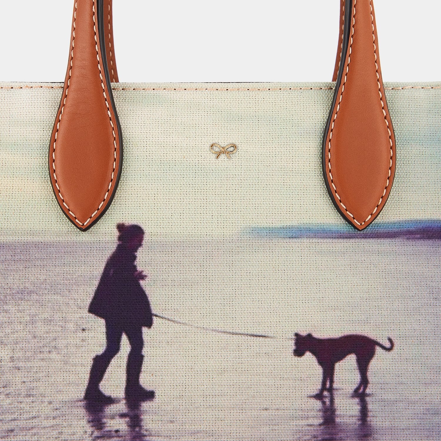 「Be A Bag」 スモール クロスボディ トート -

          
            Recycled Canvas in Tan -
          

          Anya Hindmarch JP
