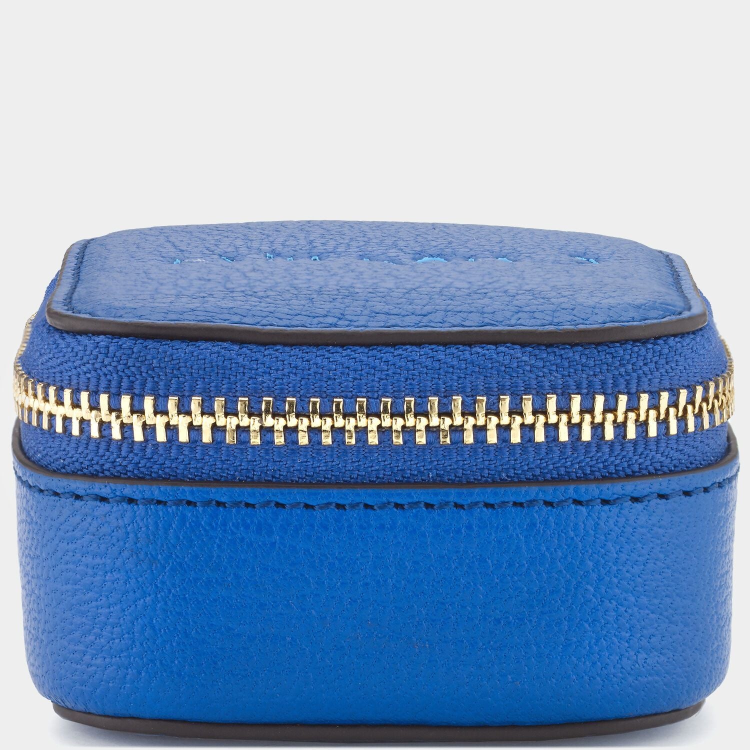 ビスポーク キープセイク ボックス タイニー -

                  
                    Capra in Electric Blue -
                  

                  Anya Hindmarch JP
