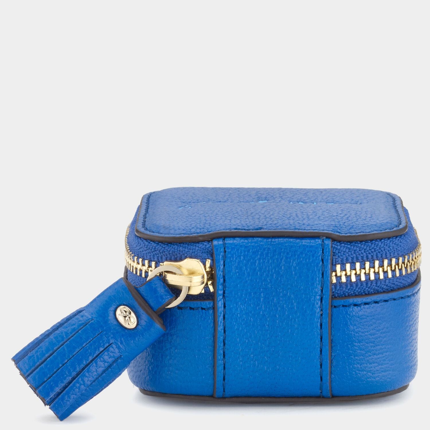 ビスポーク キープセイク ボックス タイニー -

                  
                    Capra in Electric Blue -
                  

                  Anya Hindmarch JP
